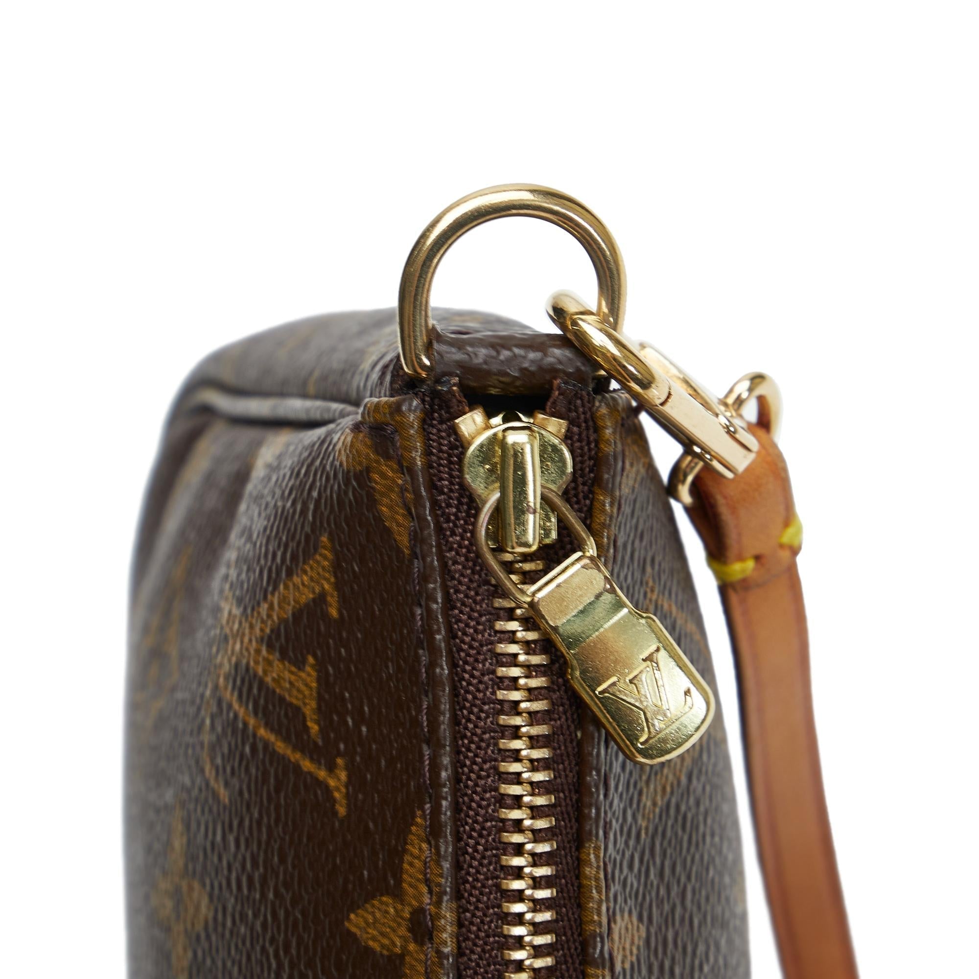 Louis Vuitton Monogram Pochette Accessoires (SHG-vE6jax)