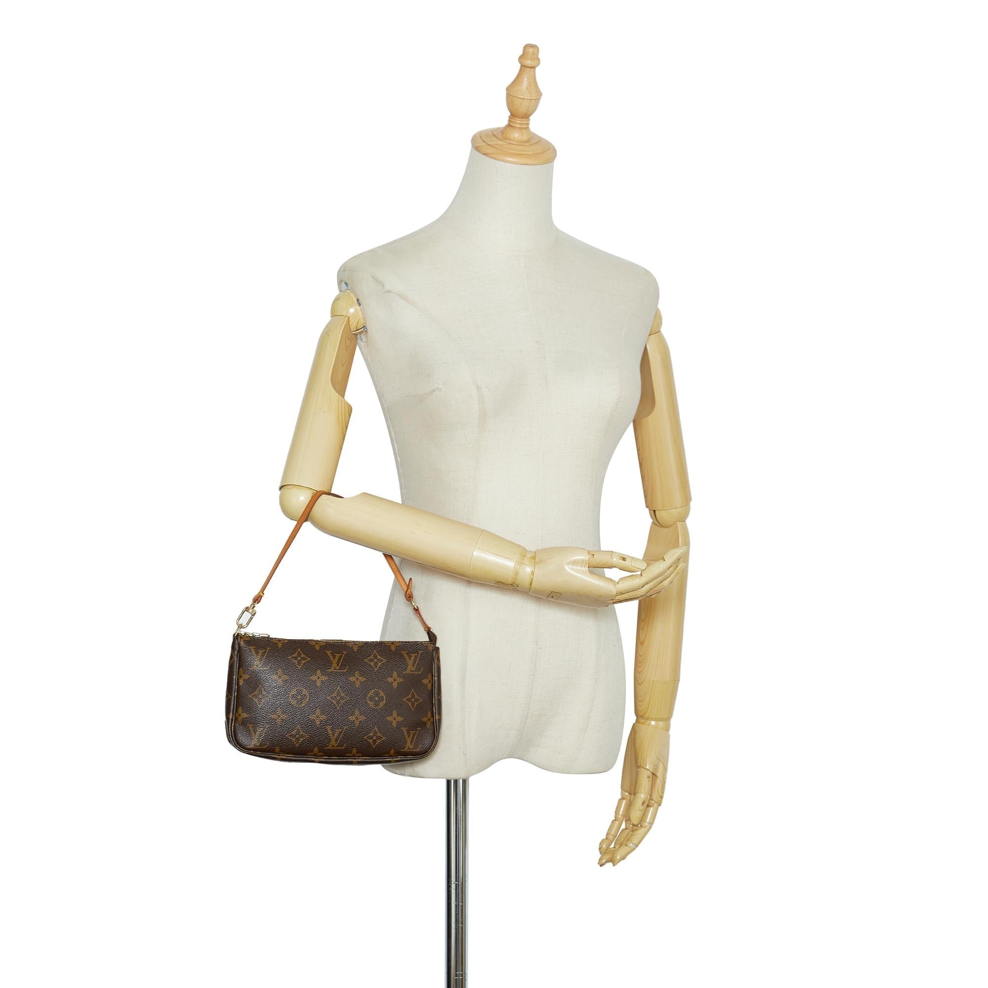 Louis Vuitton Monogram Pochette Accessoires (SHG-vE6jax)