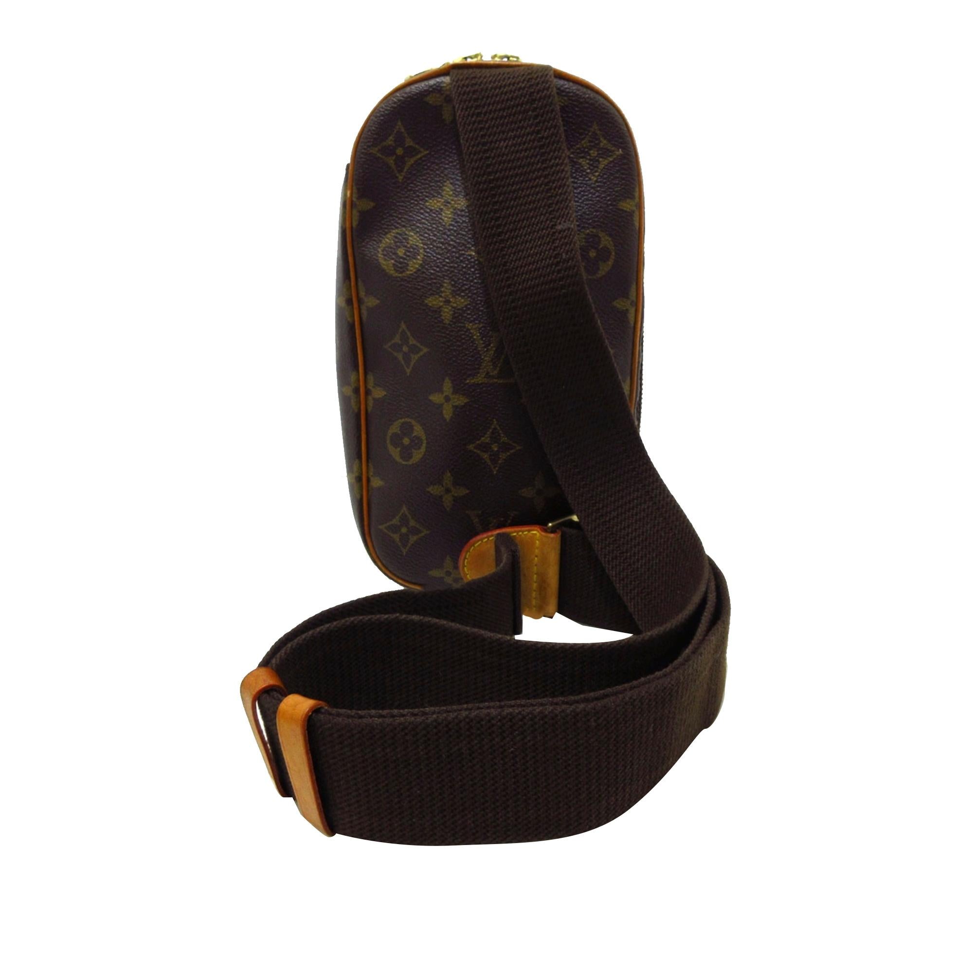 Louis Vuitton Monogram Pochette Gange (SHG-1JdqaV)