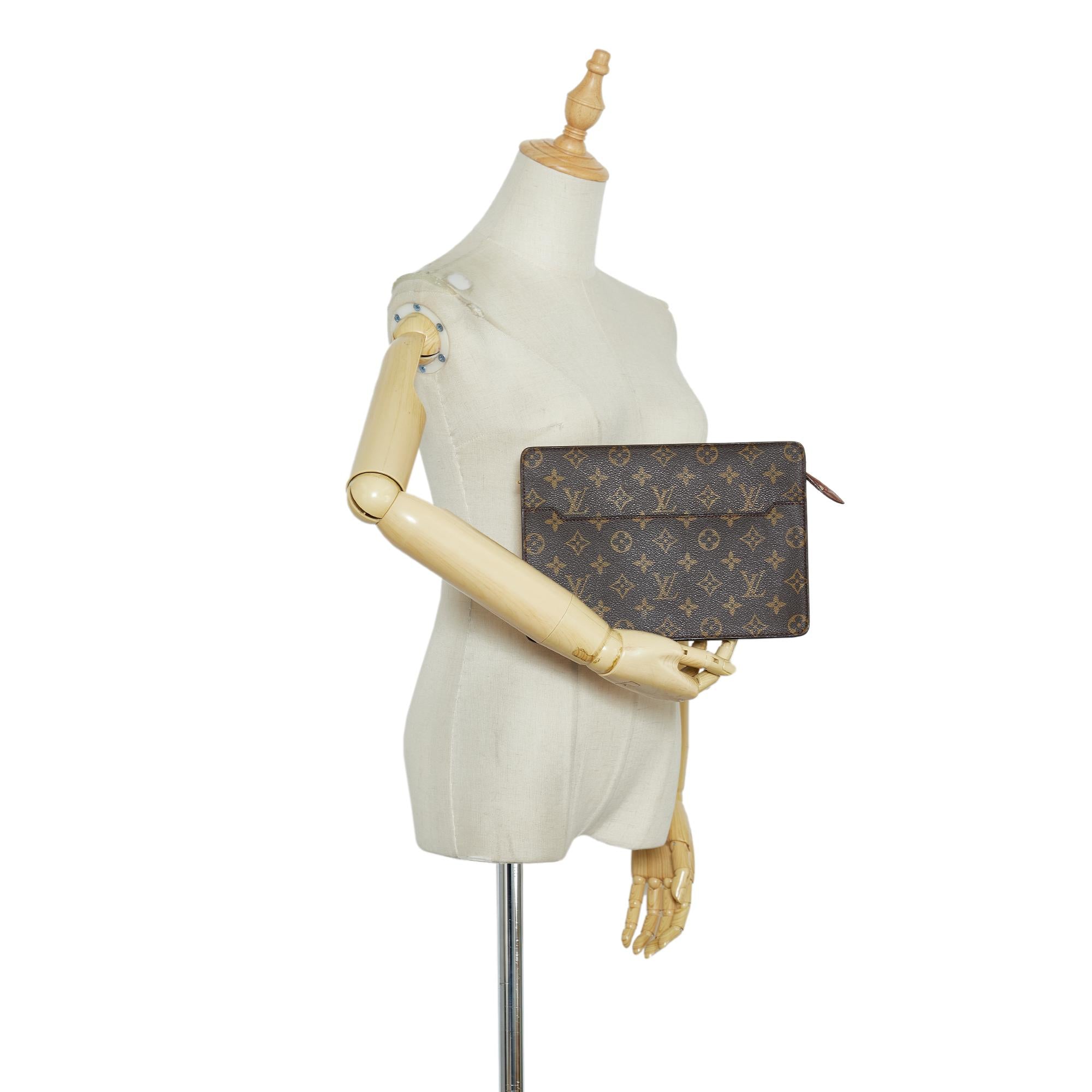 Louis Vuitton Monogram Pochette Homme (SHG-VThP41)