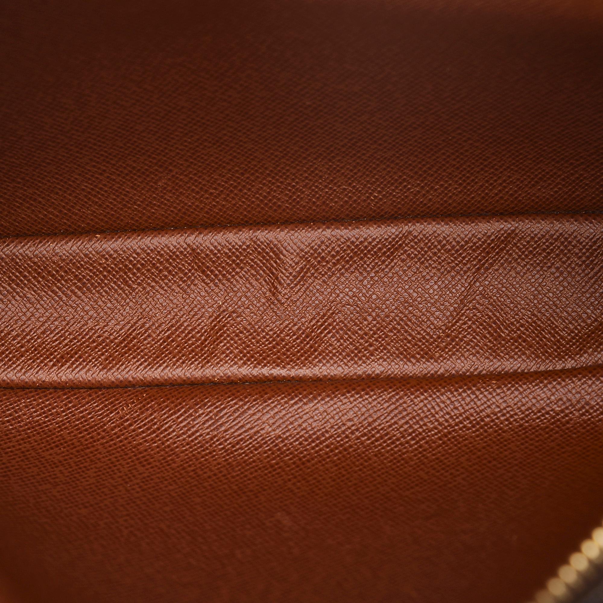 Louis Vuitton Monogram Pochette Marly Bandouliere (SHG-Xttwyl)