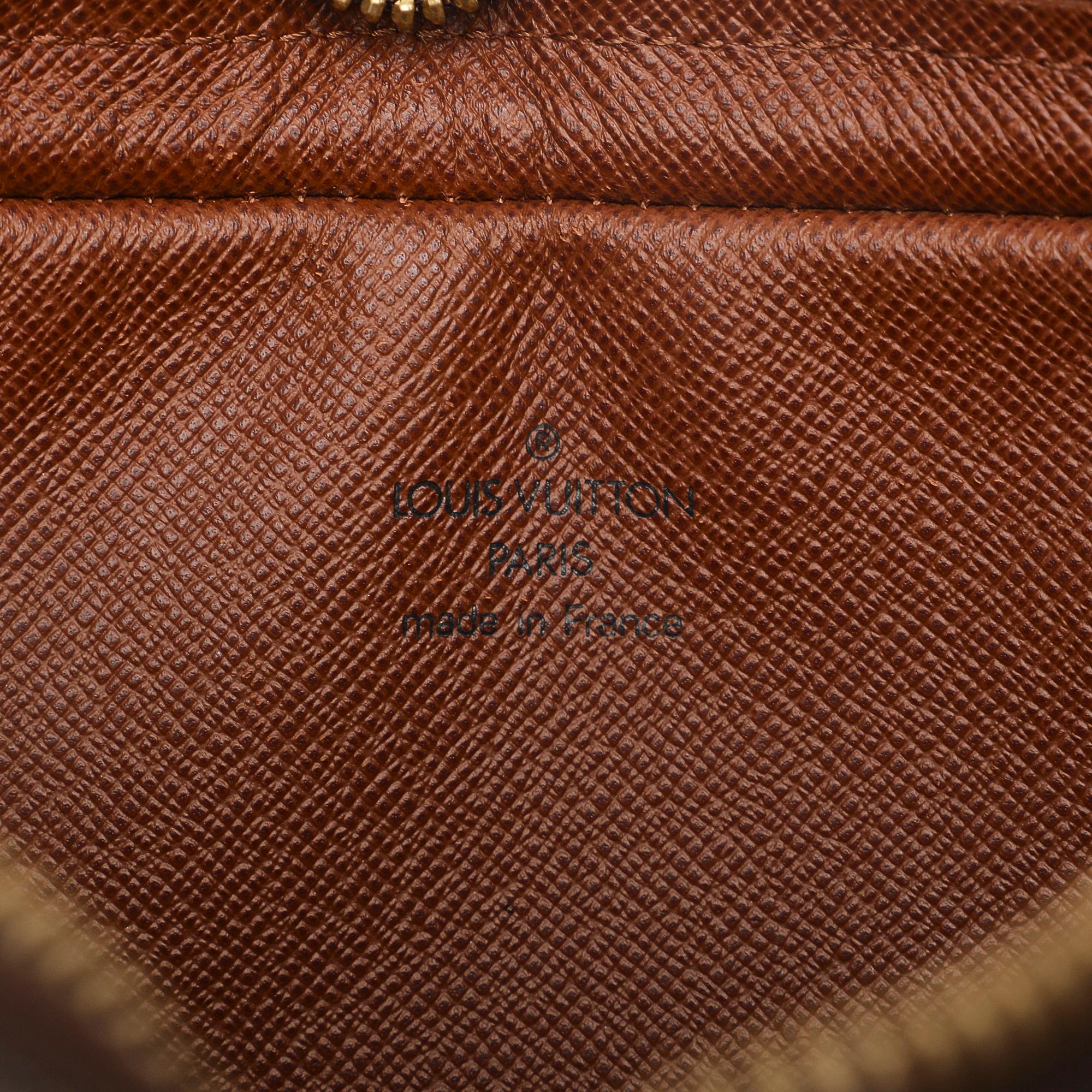 Louis Vuitton Monogram Pochette Marly Bandouliere (SHG-Xttwyl)