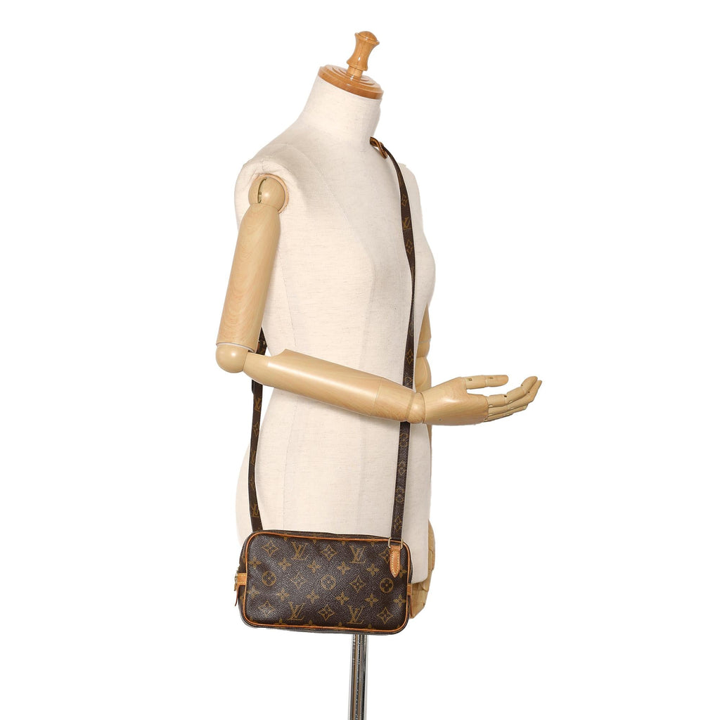Louis Vuitton Monogram Pochette Marly Bandouliere (SHG-Xttwyl)