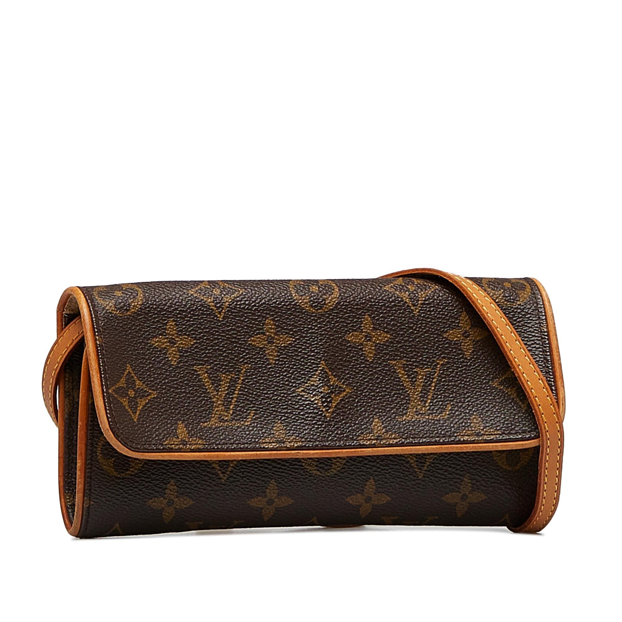 Louis Vuitton Monogram Pochette Twin PM (SHG-MPTReR)