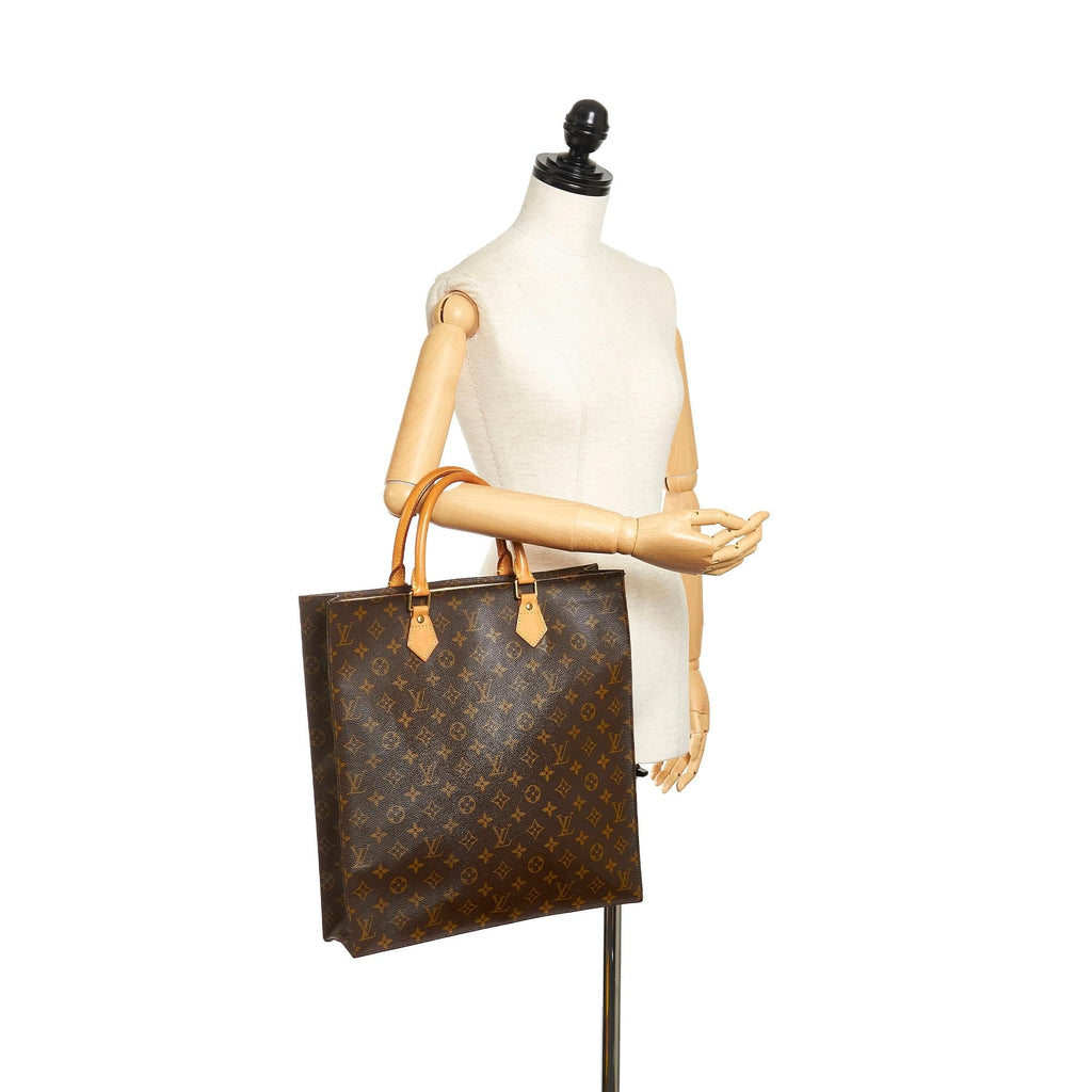 Louis Vuitton Monogram Sac Plat (SHG-32304)