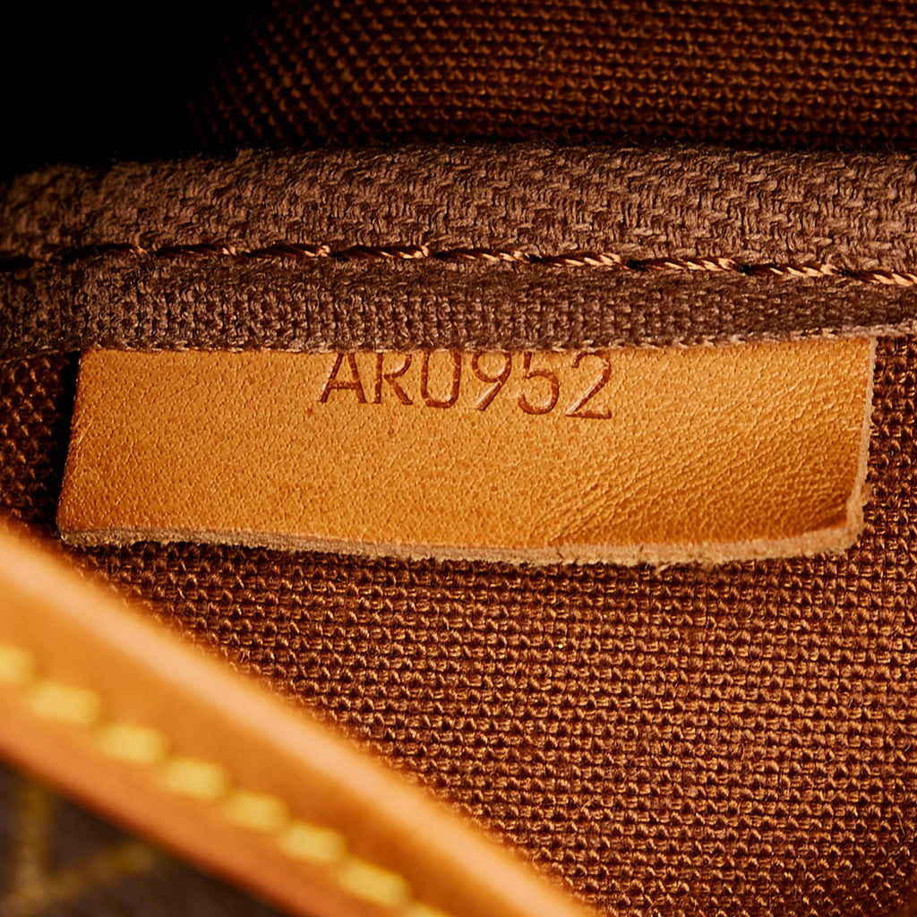 Louis Vuitton Monogram Saumur 35 (SHG-34131)