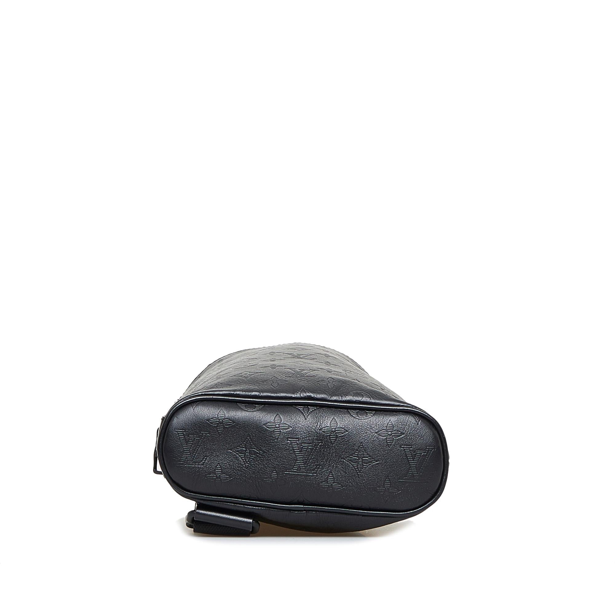 Louis Vuitton Monogram Shadow Chalk (SHG-ryyDnk)
