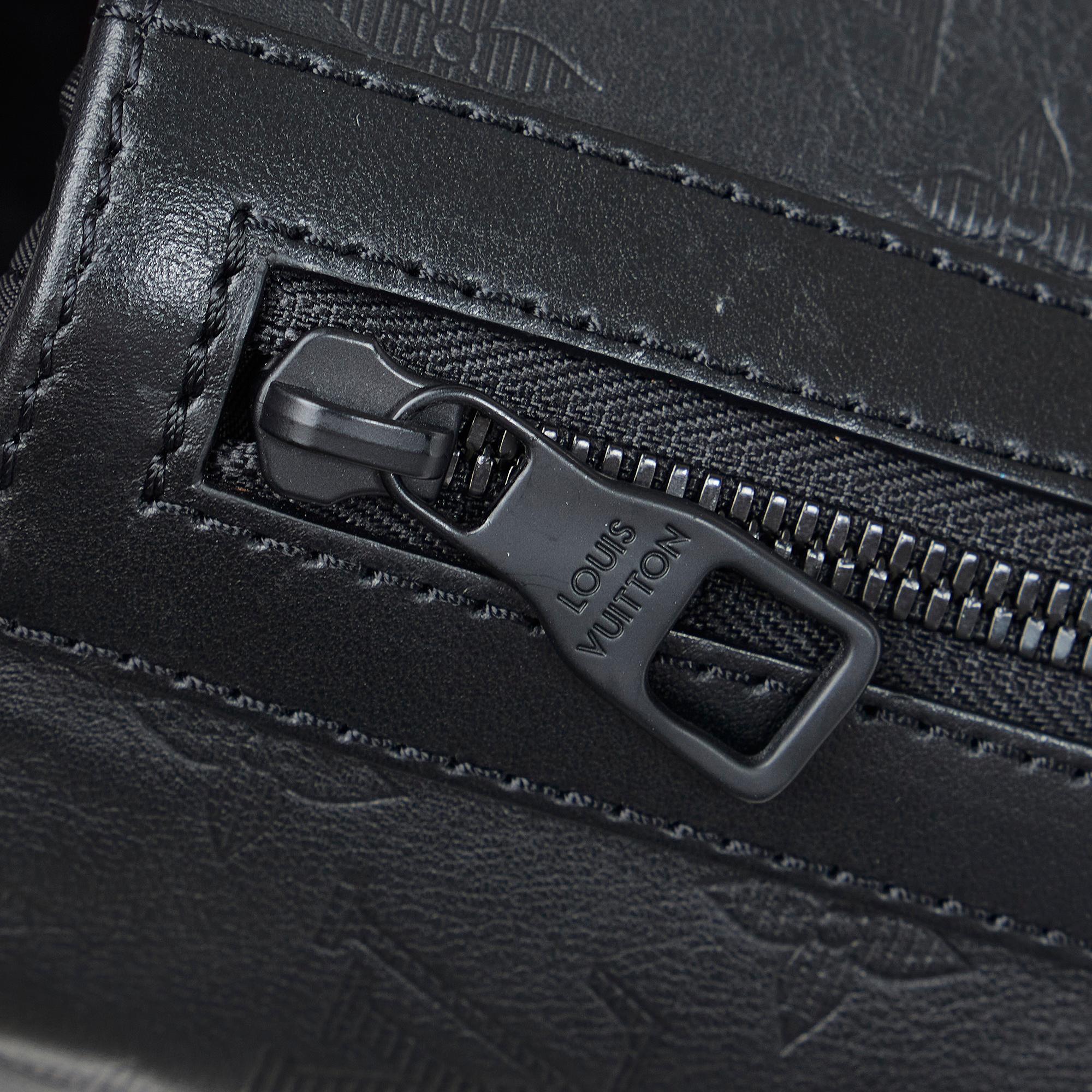 Louis Vuitton Monogram Shadow Chalk (SHG-ryyDnk)
