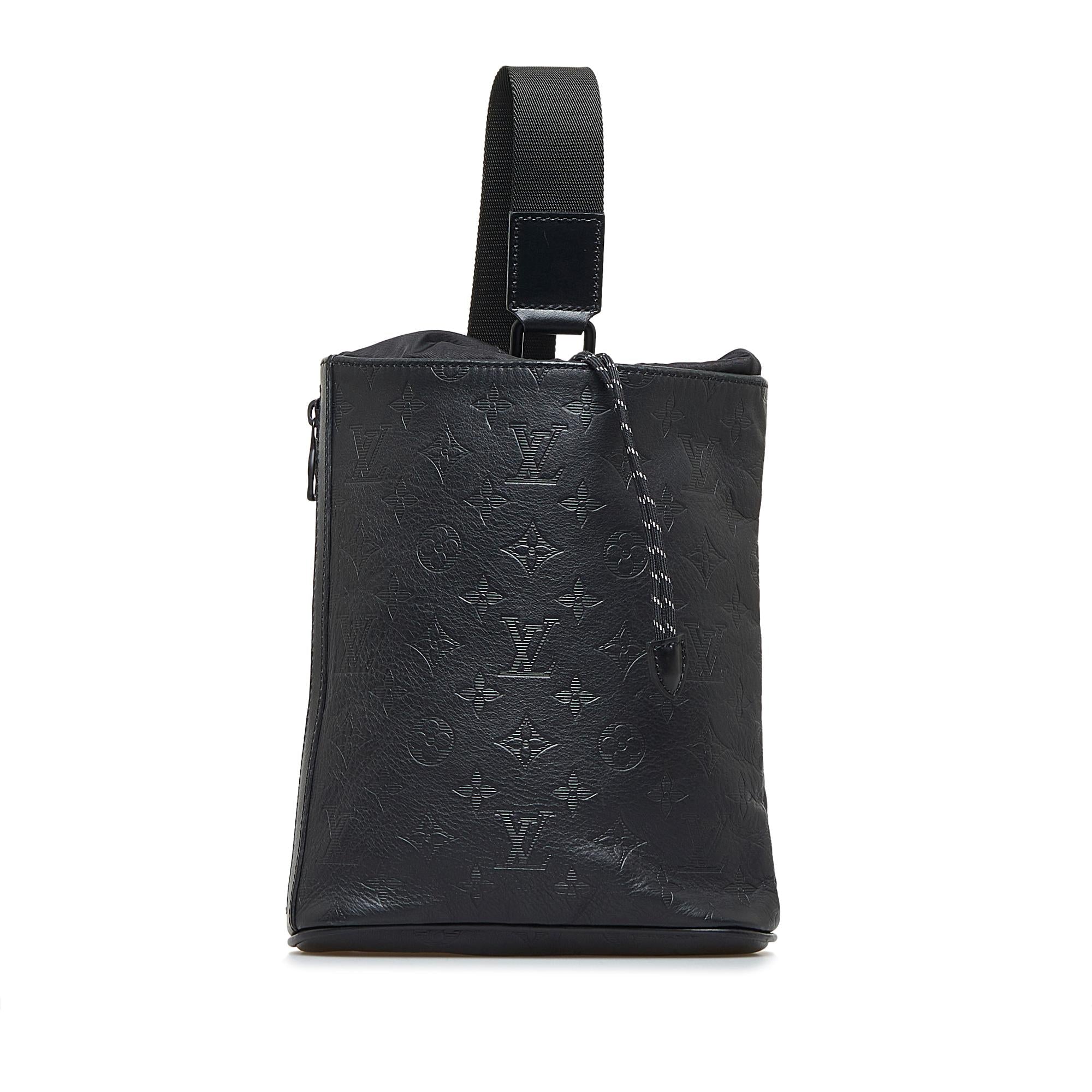 Louis Vuitton Monogram Shadow Chalk (SHG-ryyDnk)