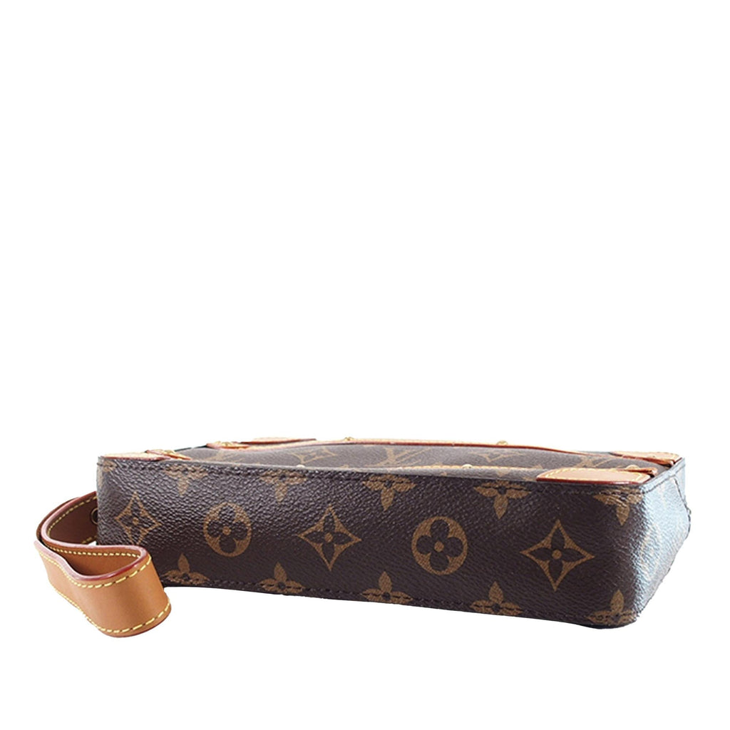 Louis Vuitton Monogram Soft Trunk Pouch (SHG-nIDU4c)
