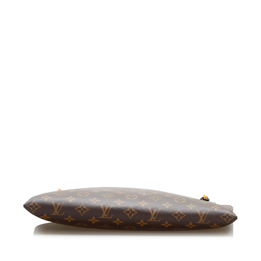 Louis Vuitton Monogram Solar Ray A4 Clutch (SHG-epr4Oh)