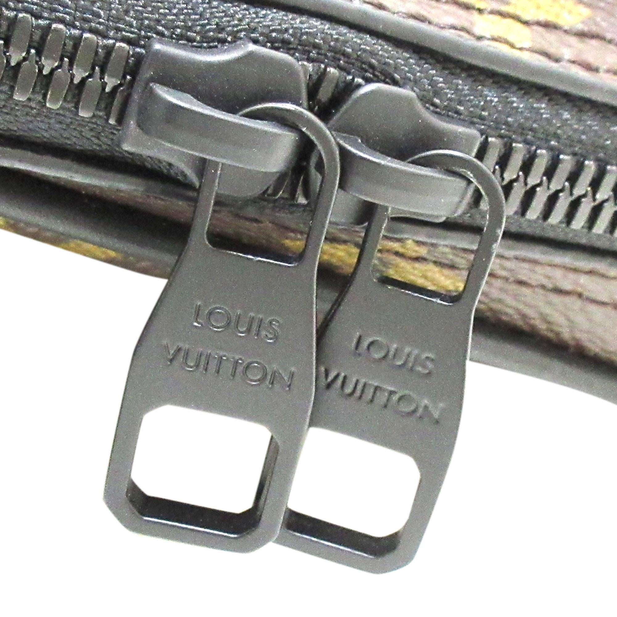 Louis Vuitton Monogram Solar Ray Utility Side Bag (SHG-eFJHbc)