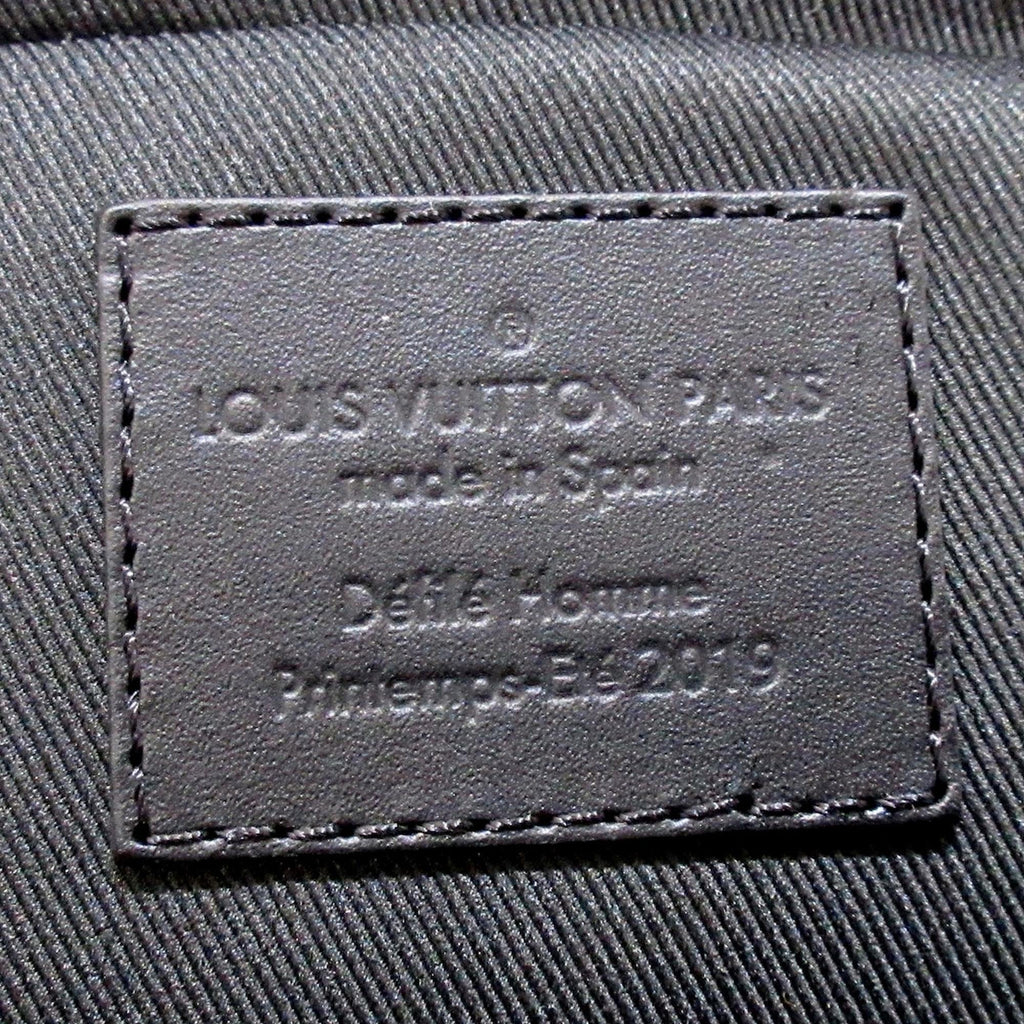 Louis Vuitton Monogram Solar Ray Utility Side Bag (SHG-eFJHbc)