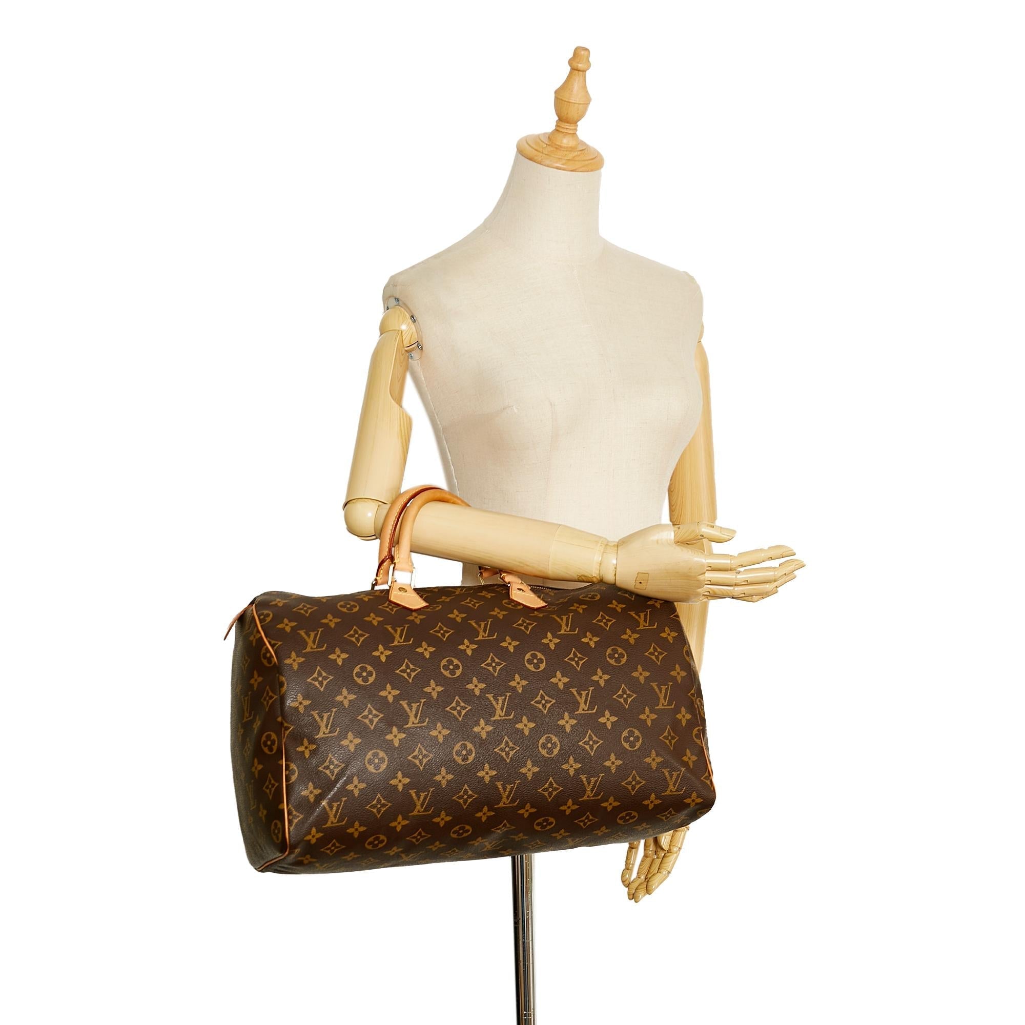 Louis Vuitton Monogram Speedy 40 (SHG-bOFrFX)
