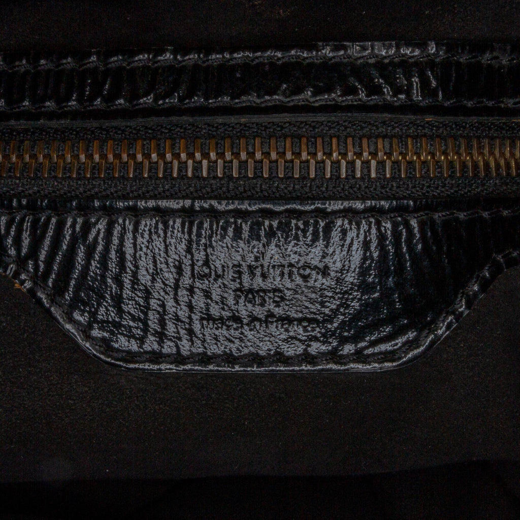 Louis Vuitton Monogram Surya Mahina XL (SHG-gy6foV)