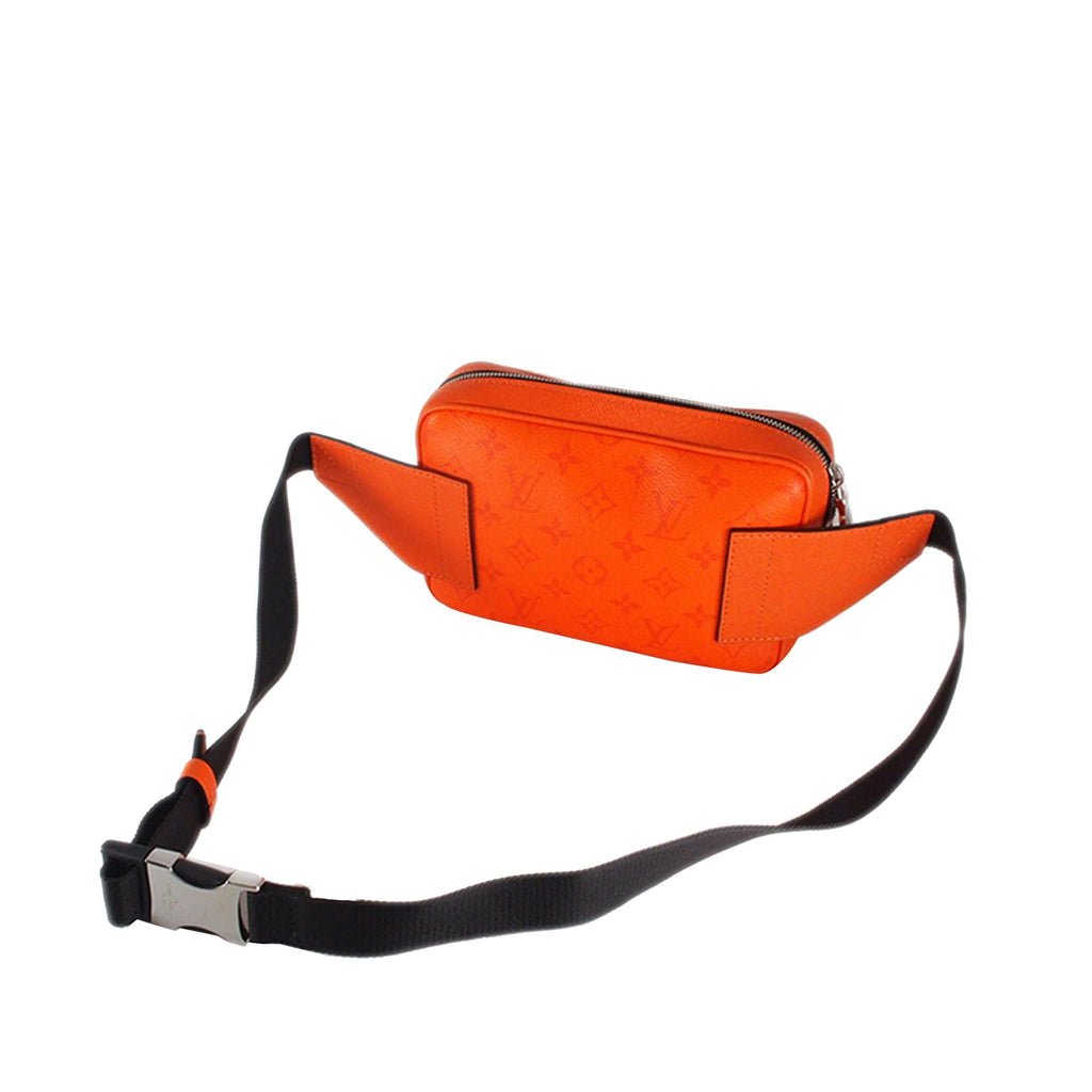 Louis Vuitton Monogram Taigarama Outdoor Bumbag (SHG-ZLN93a)