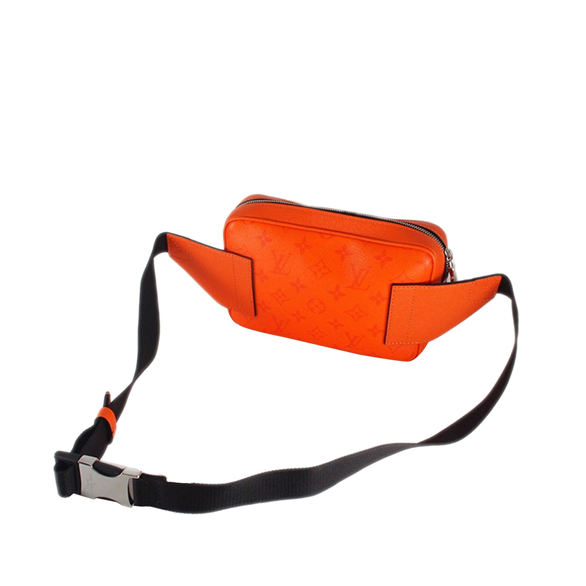 Louis Vuitton Monogram Taigarama Outdoor Bumbag (SHG-ZLN93a)