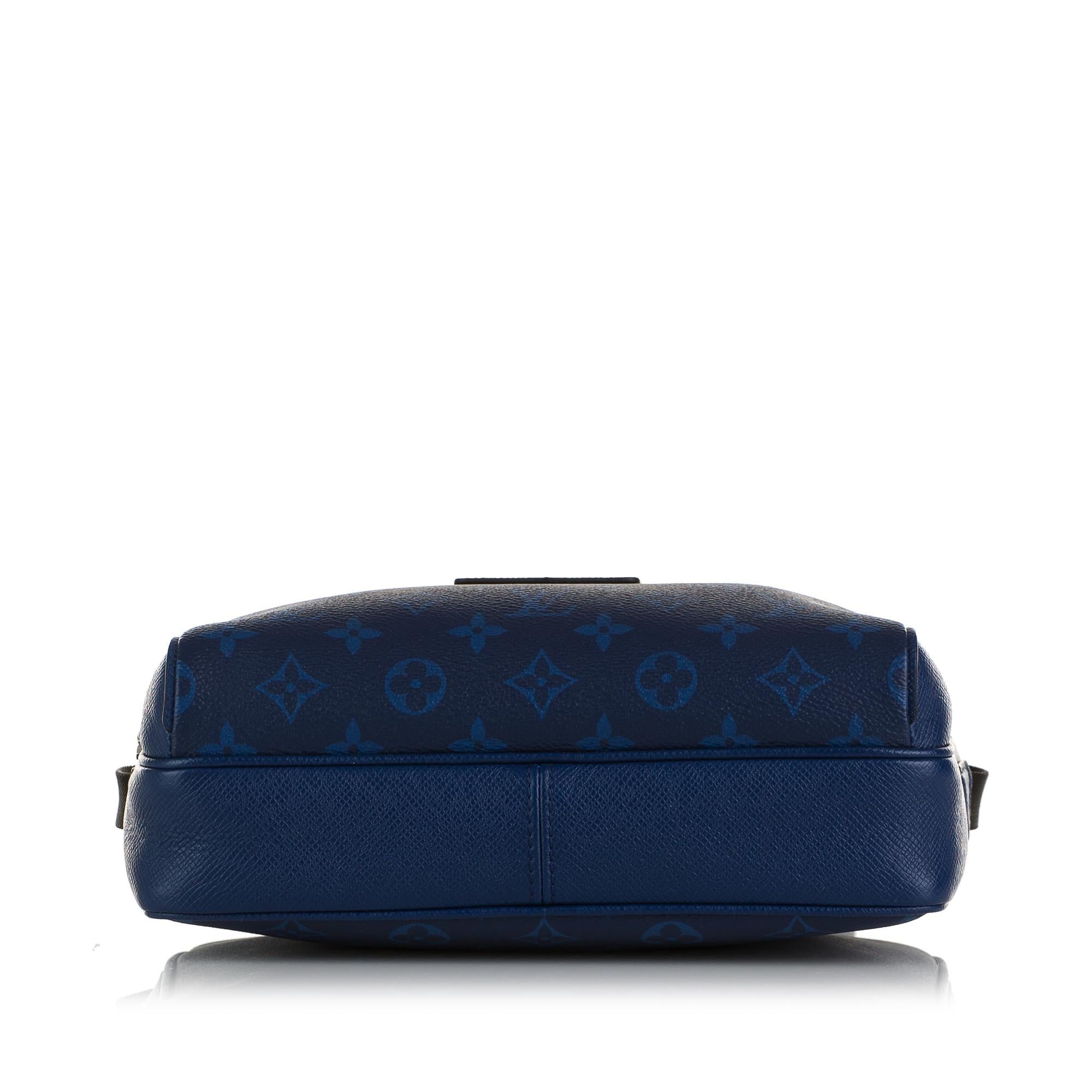 Louis Vuitton Monogram Taigarama Outdoor Messenger (SHG-3KVgCo)