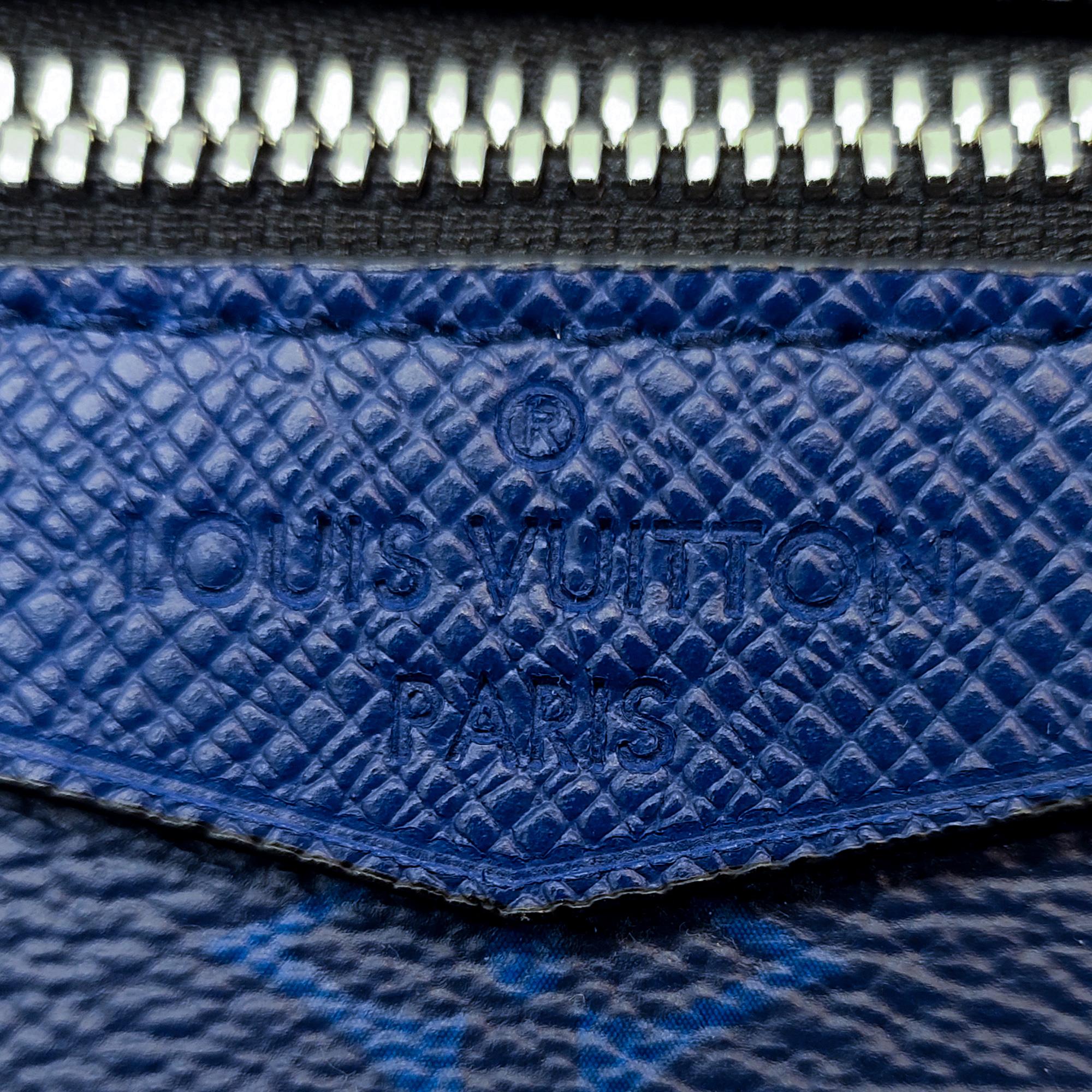 Louis Vuitton Monogram Taigarama Outdoor Messenger (SHG-3KVgCo)