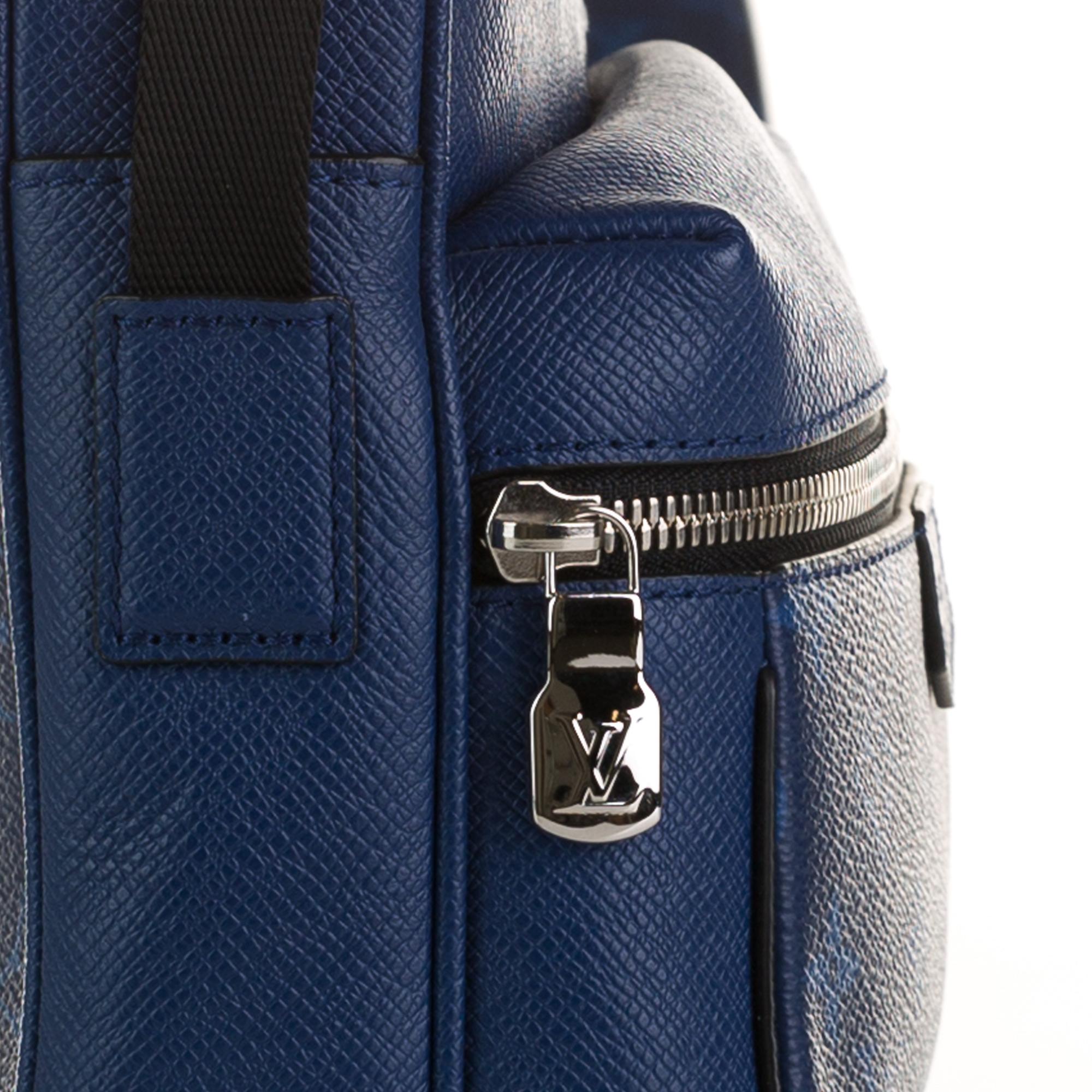 Louis Vuitton Monogram Taigarama Outdoor Messenger (SHG-3KVgCo)