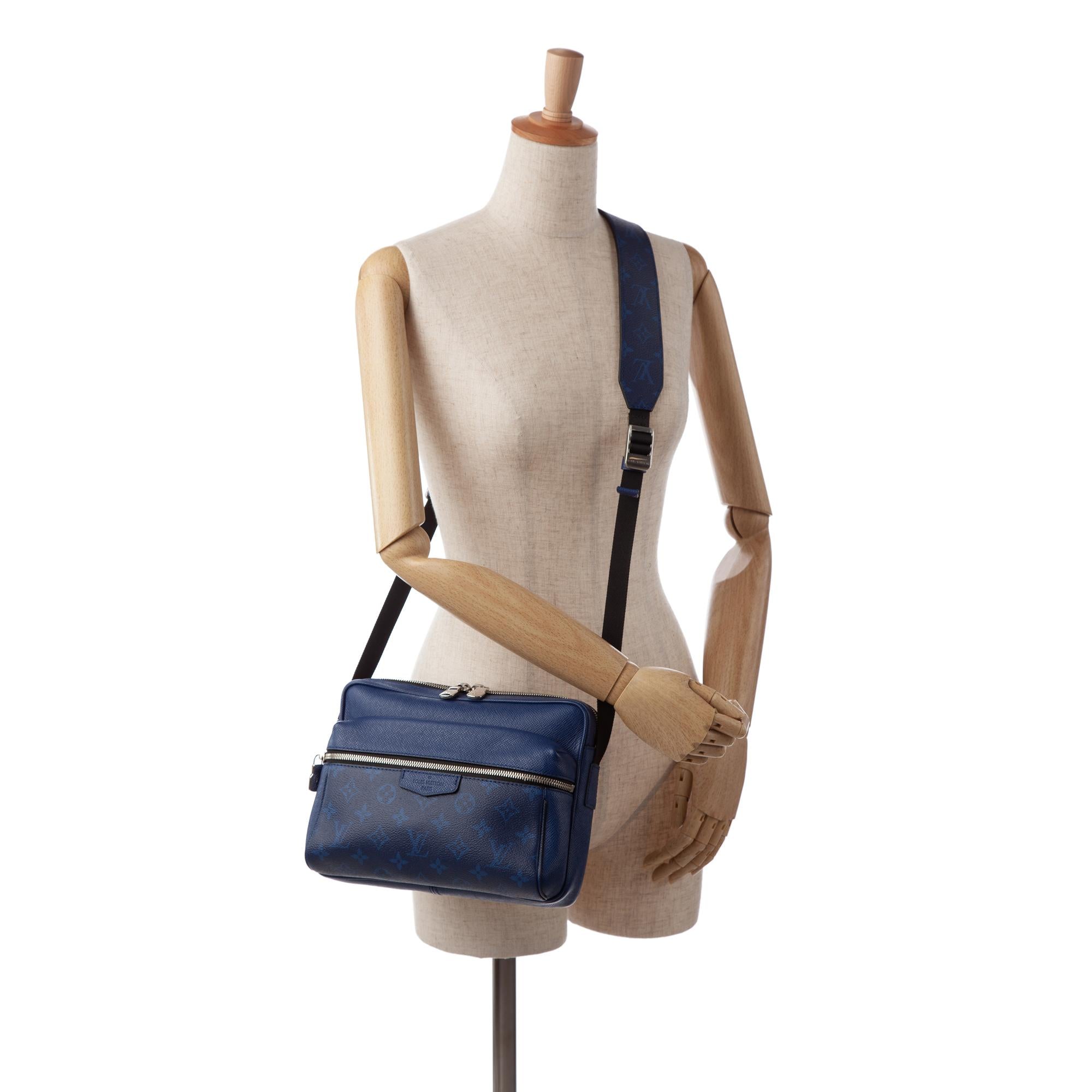Louis Vuitton Monogram Taigarama Outdoor Messenger (SHG-3KVgCo)