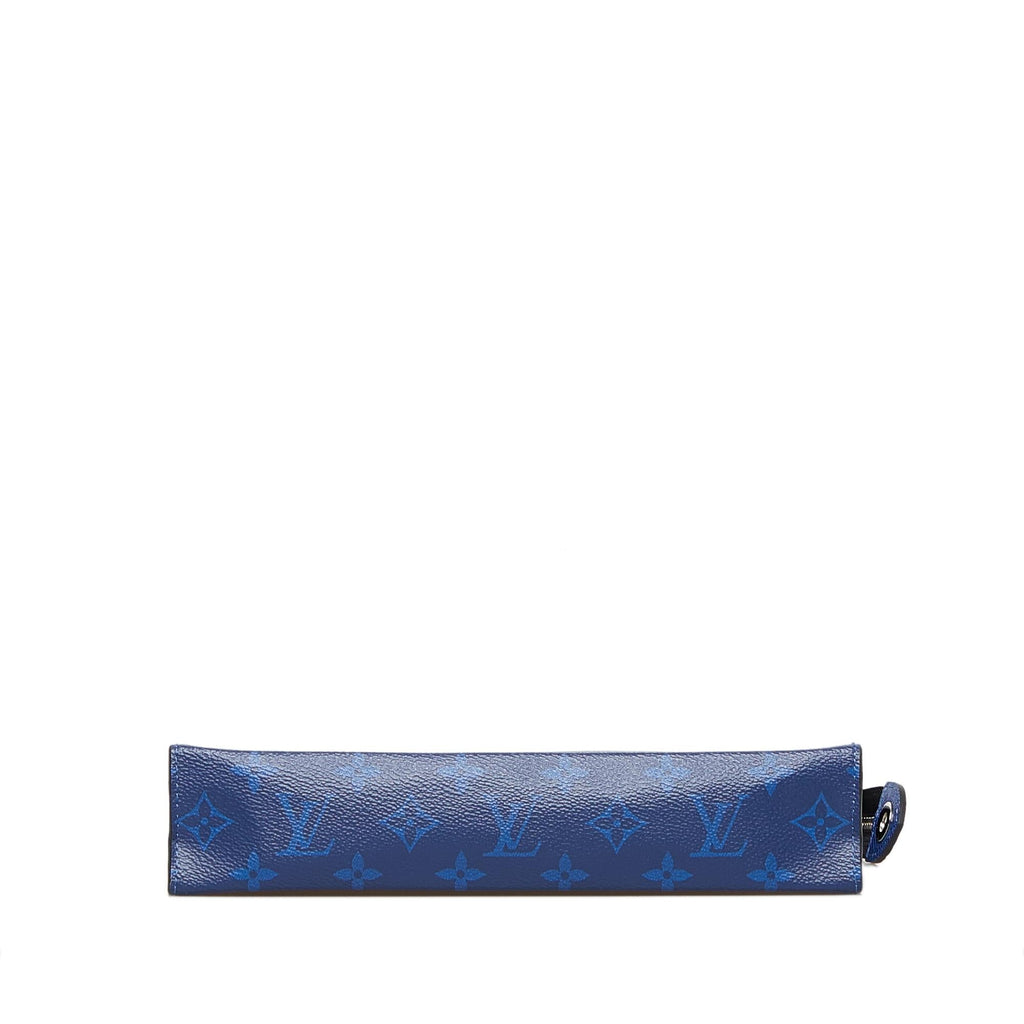 Louis Vuitton Monogram Taigarama Pochette Voyage MM (SHG-QQPlSs)
