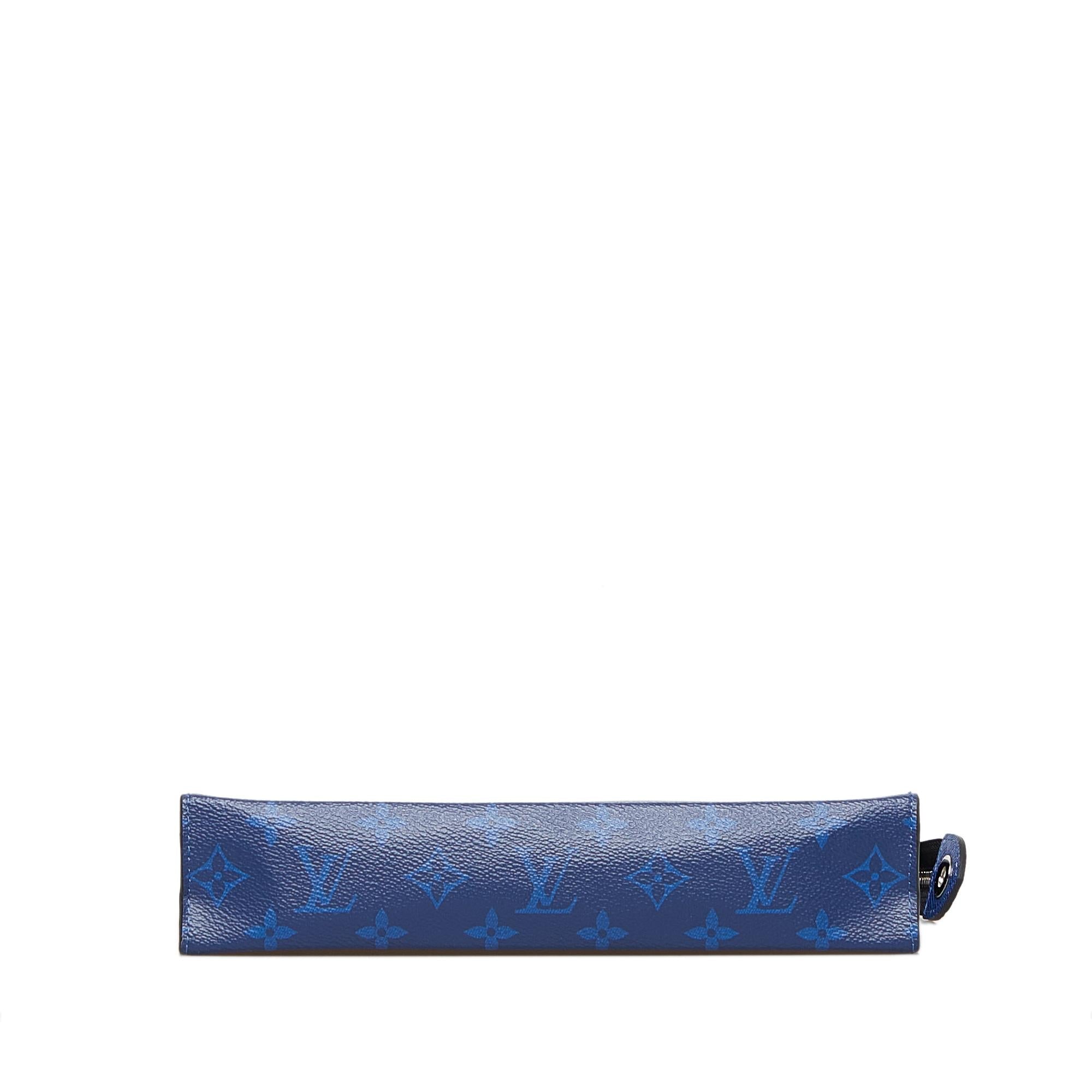 Louis Vuitton Monogram Taigarama Pochette Voyage MM (SHG-QQPlSs)