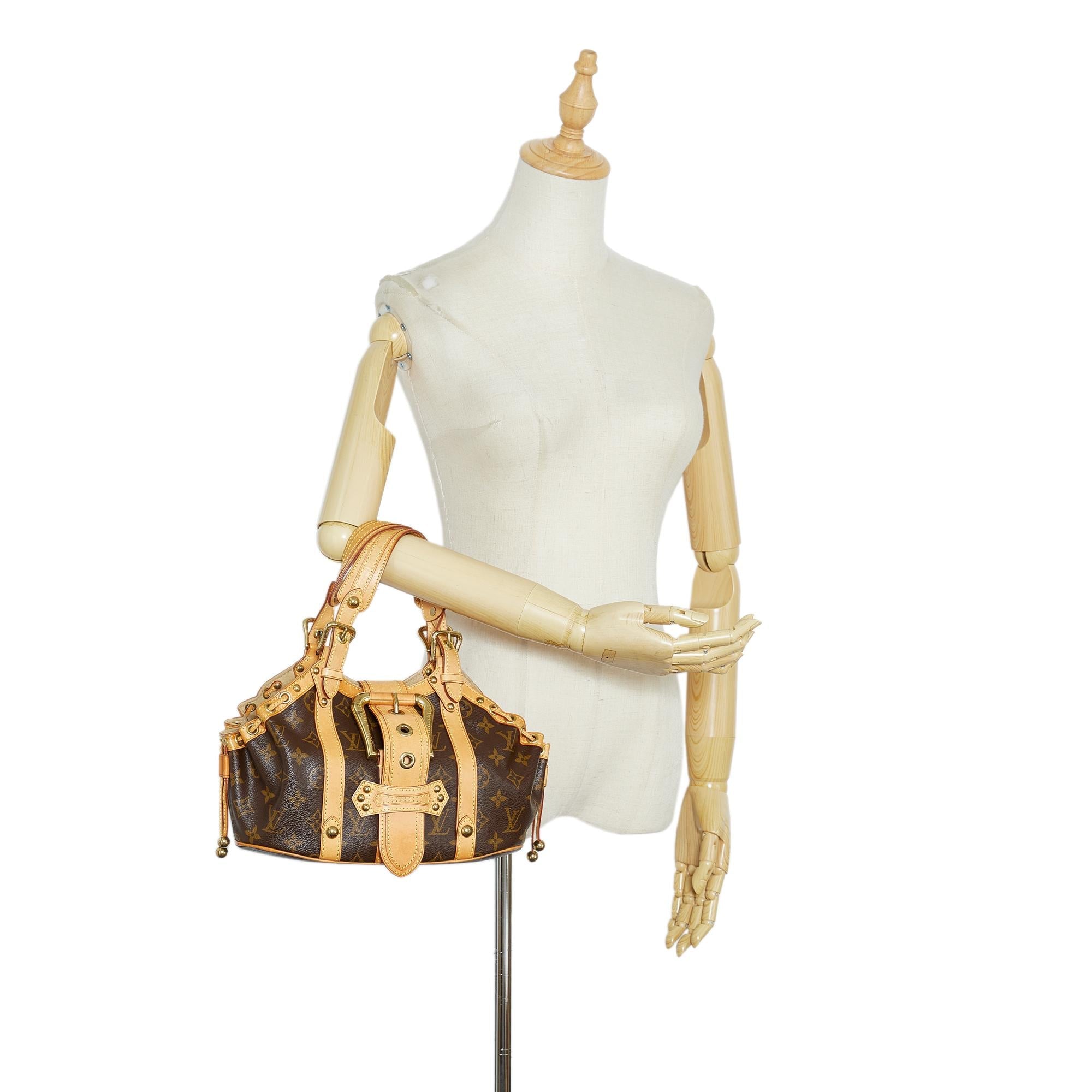Louis Vuitton Monogram Theda PM (SHG-FCtnxe)