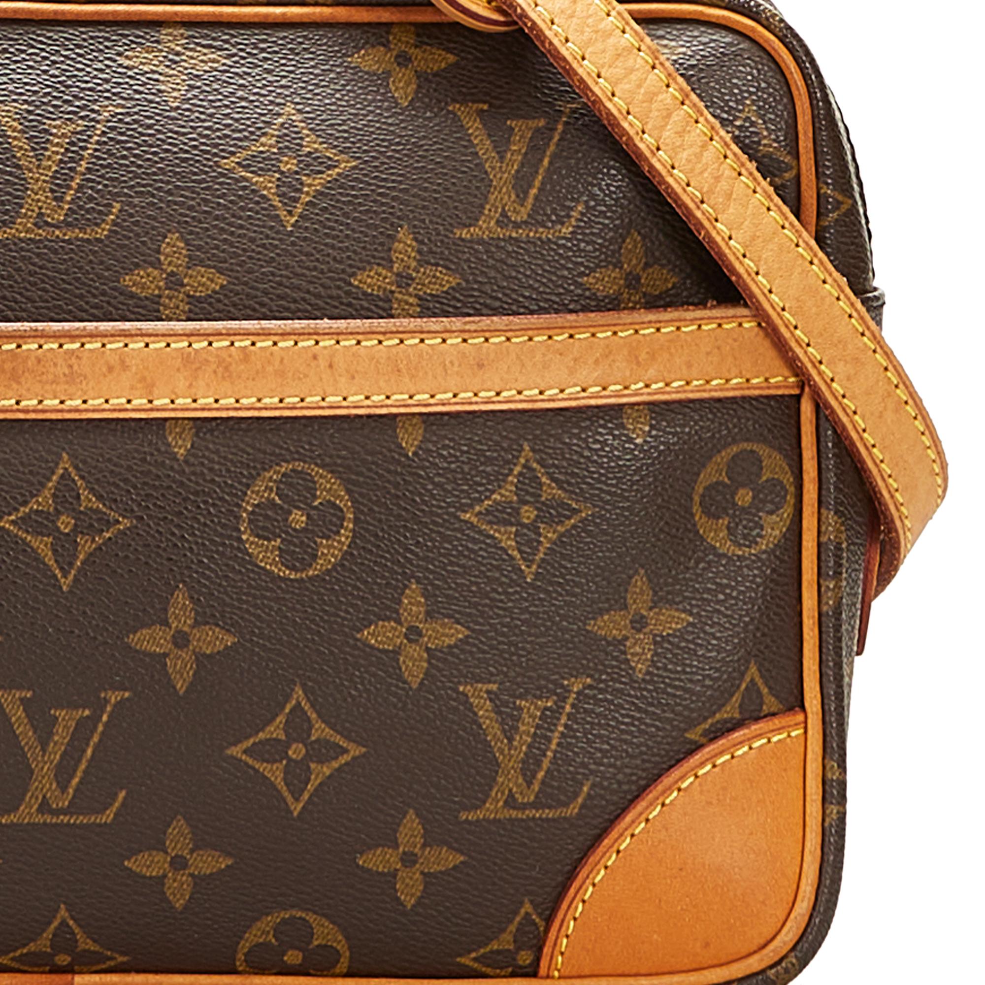 Louis Vuitton Monogram Trocadero 27 (SHG-35987)