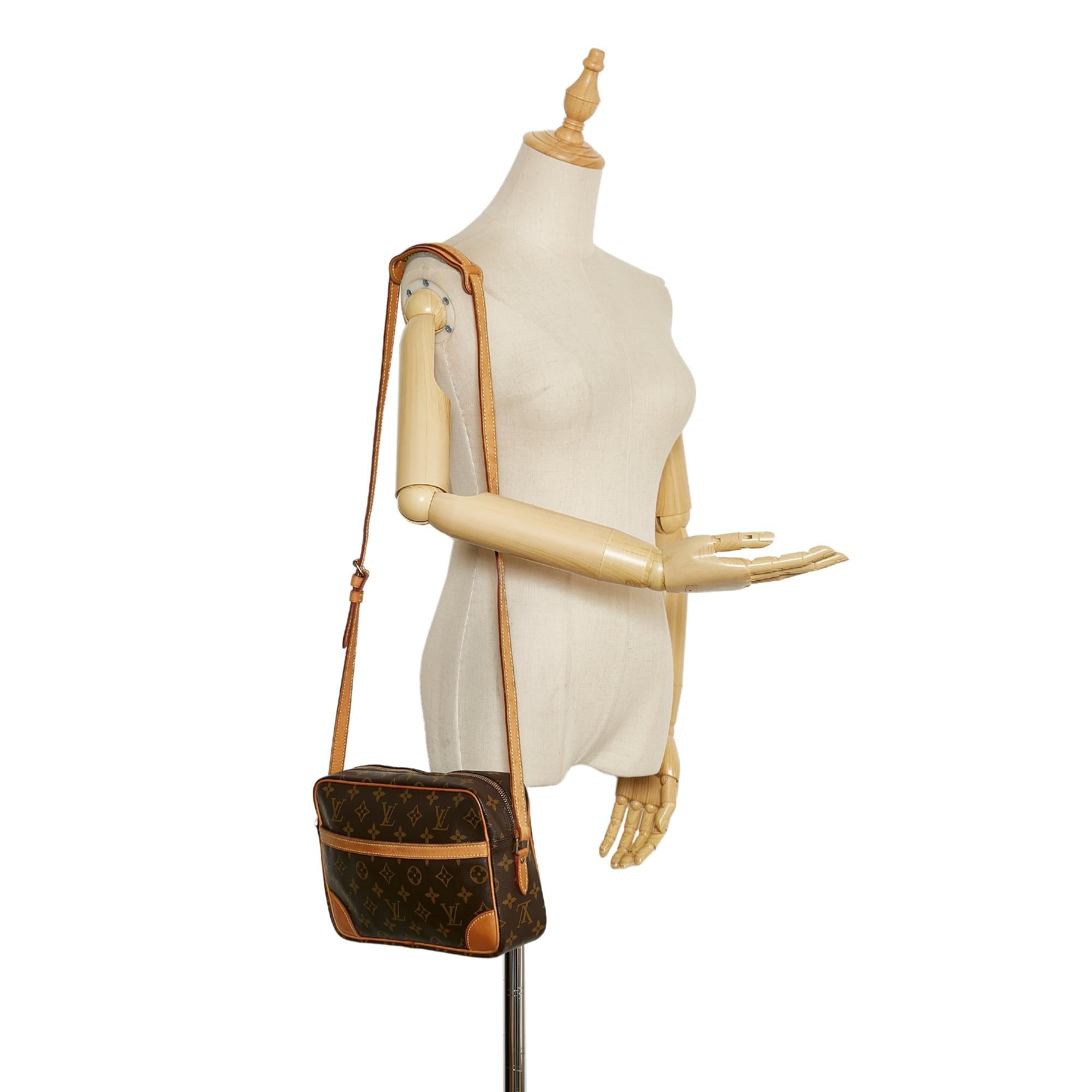 Louis Vuitton Monogram Trocadero 27 (SHG-35987)