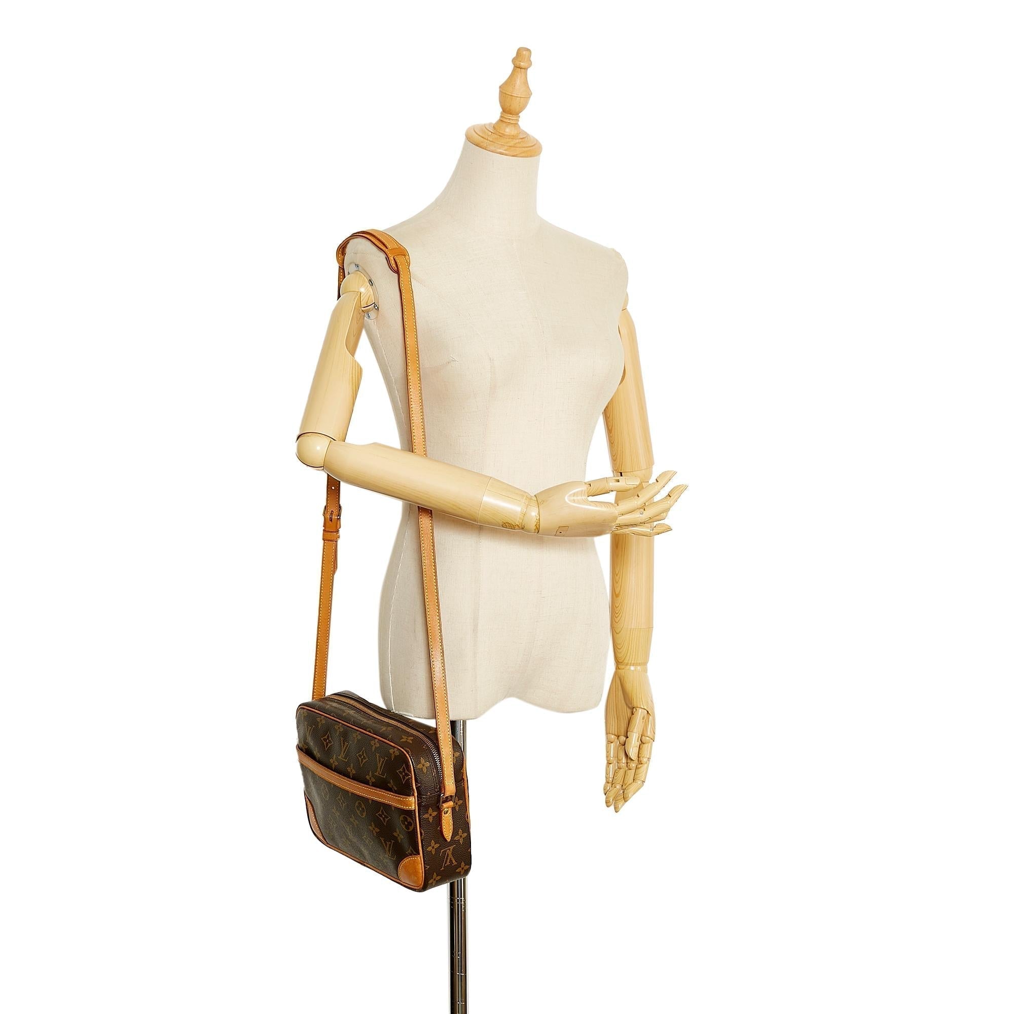 Louis Vuitton Monogram Trocadero 27 (SHG-BcdmuK)