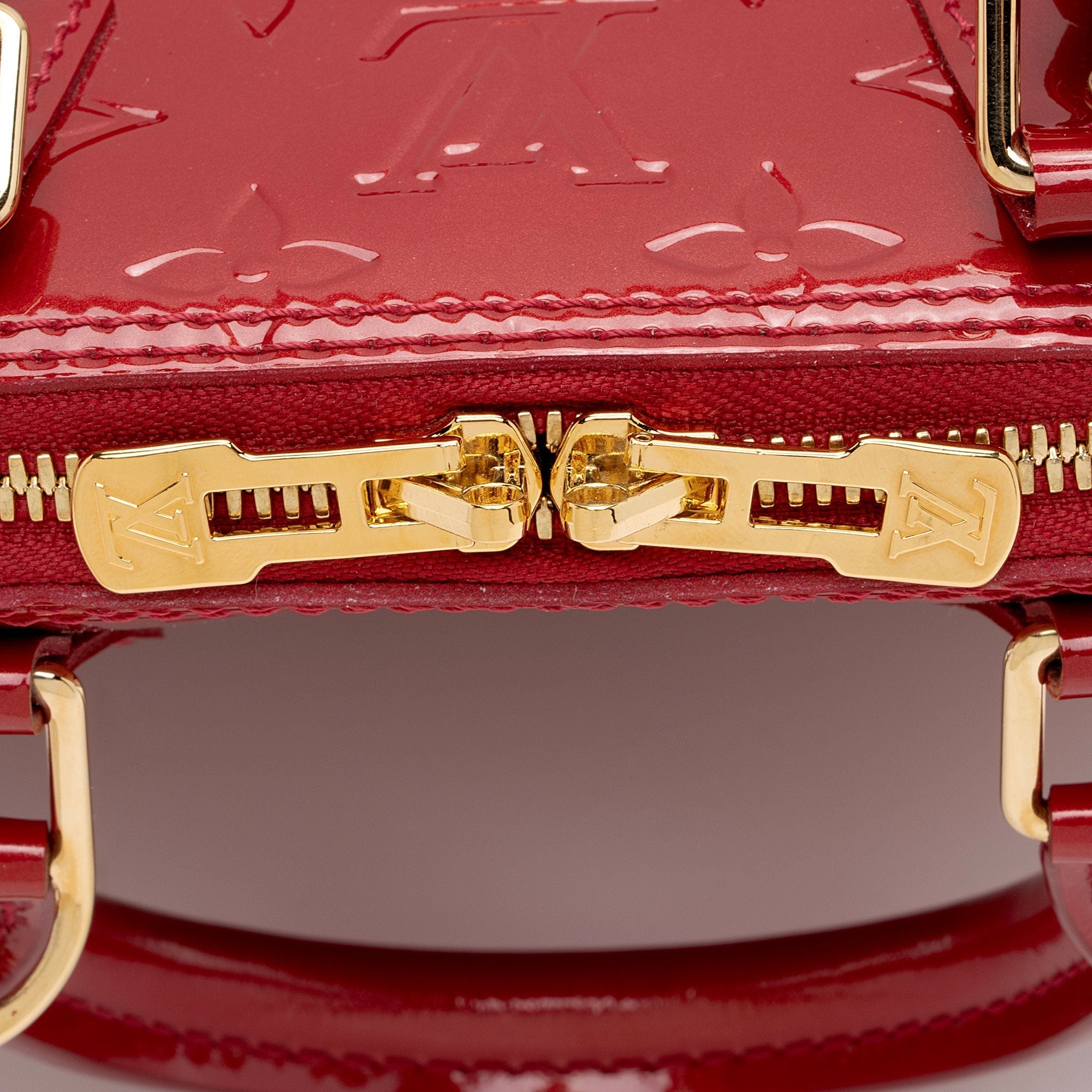 Louis Vuitton Monogram Vernis Alma BB Satchel (SHF-CV7nBZ)