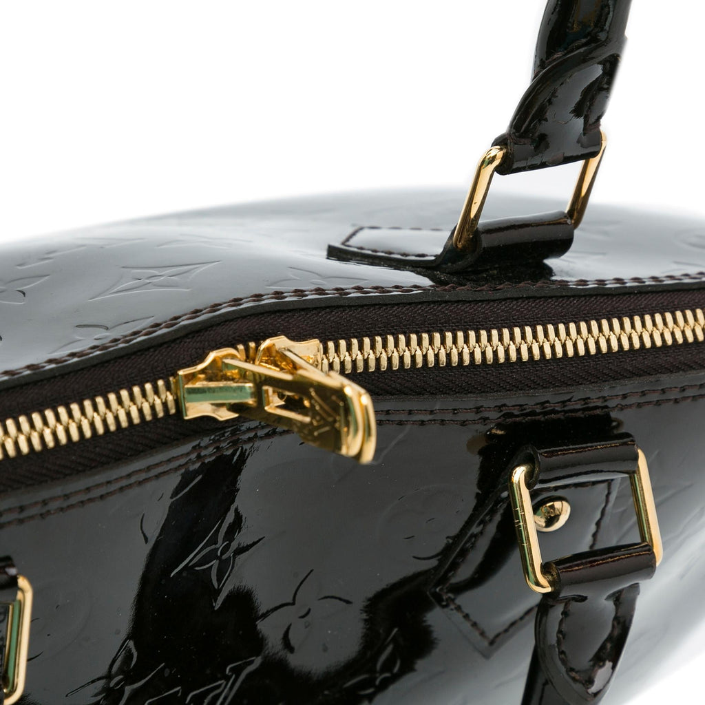 Louis Vuitton Monogram Vernis Alma GM (SHG-VQDbIb)