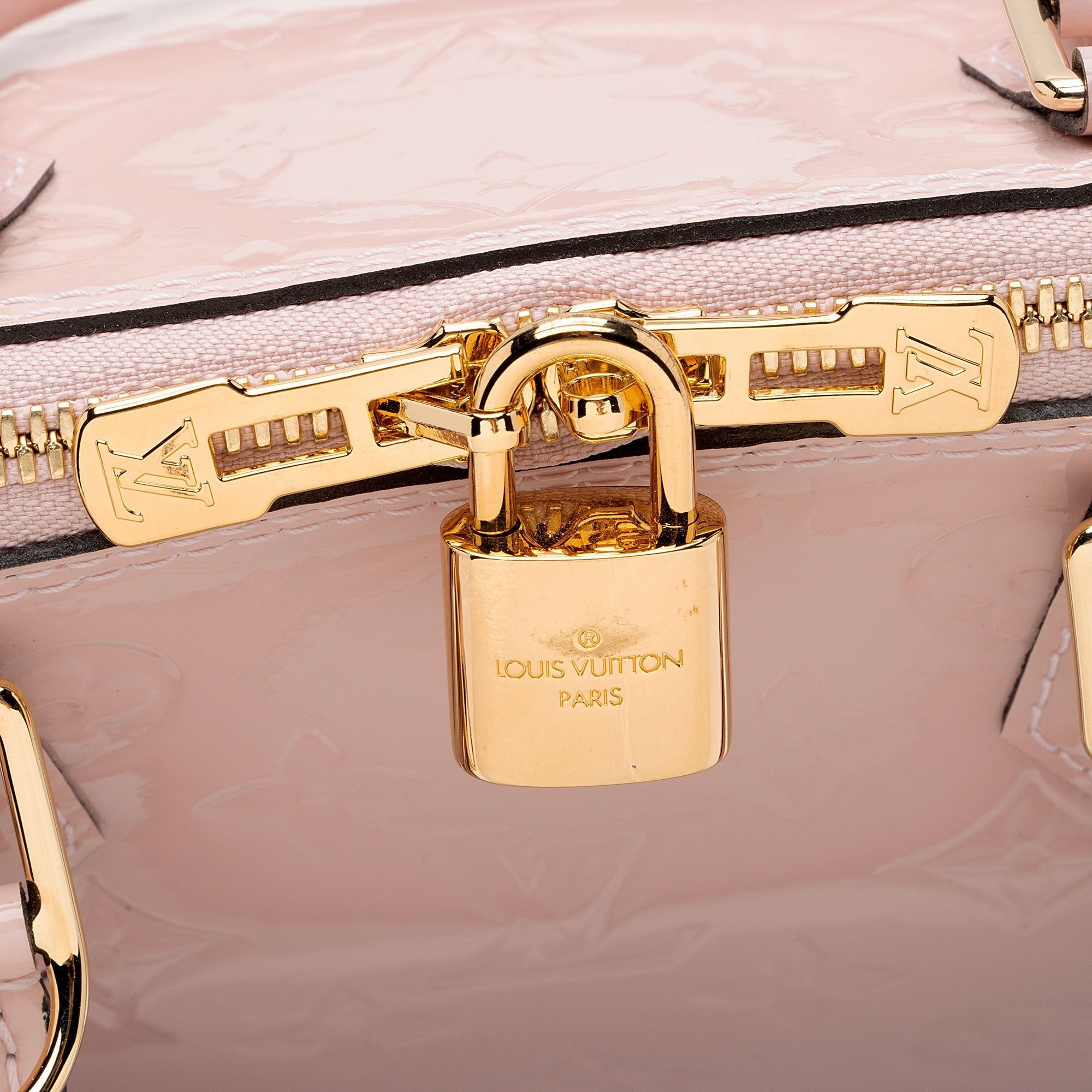 Louis Vuitton Monogram Vernis Alma PM Satchel (SHF-D9F4mc)