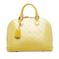 Louis Vuitton Monogram Vernis Alma PM (SHG-6v1uom)