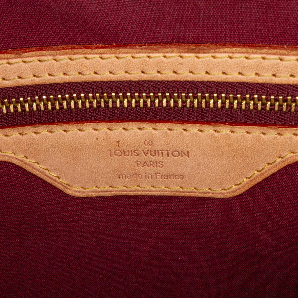 Louis Vuitton Monogram Vernis Brea MM (SHG-NfxnbQ)