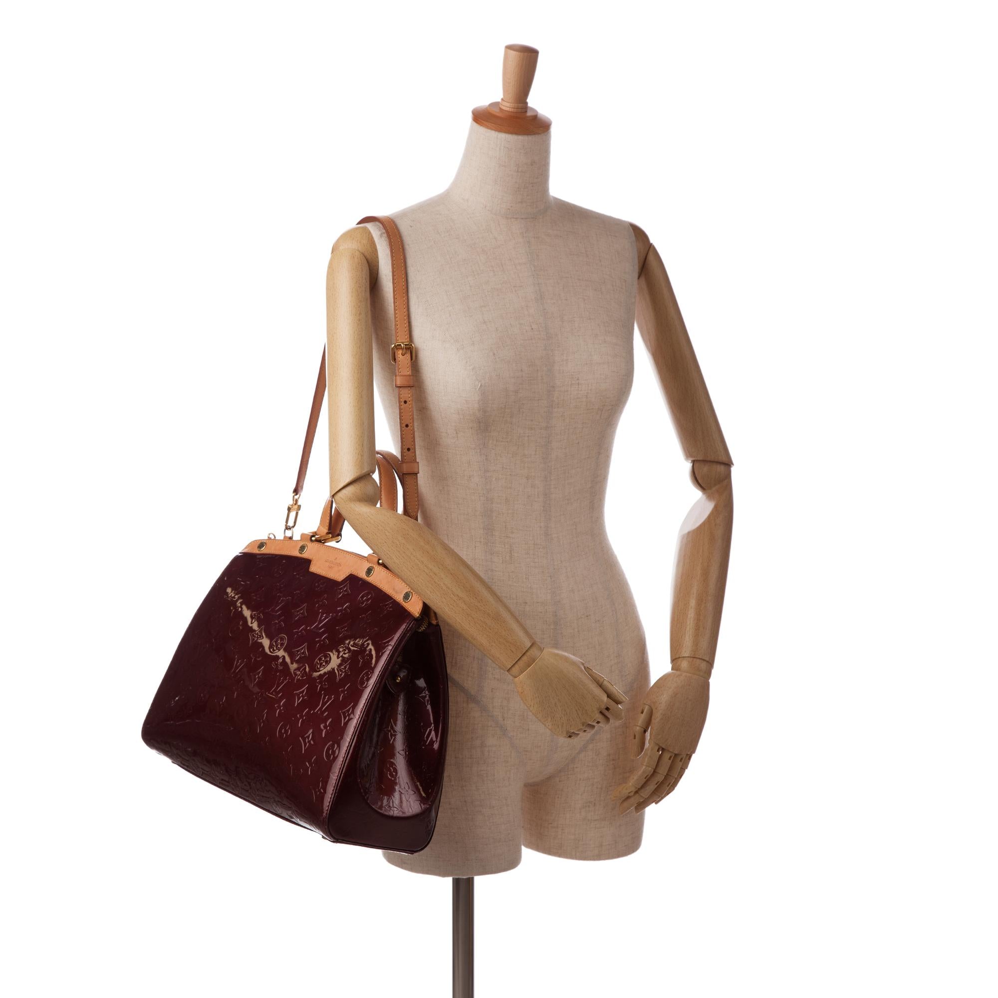 Louis Vuitton Monogram Vernis Brea MM (SHG-NfxnbQ)