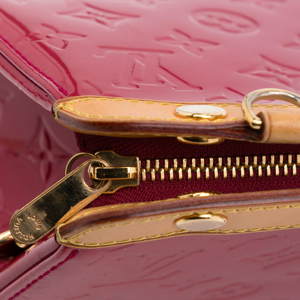 Louis Vuitton Monogram Vernis Brea MM (SHG-wdYIfH)