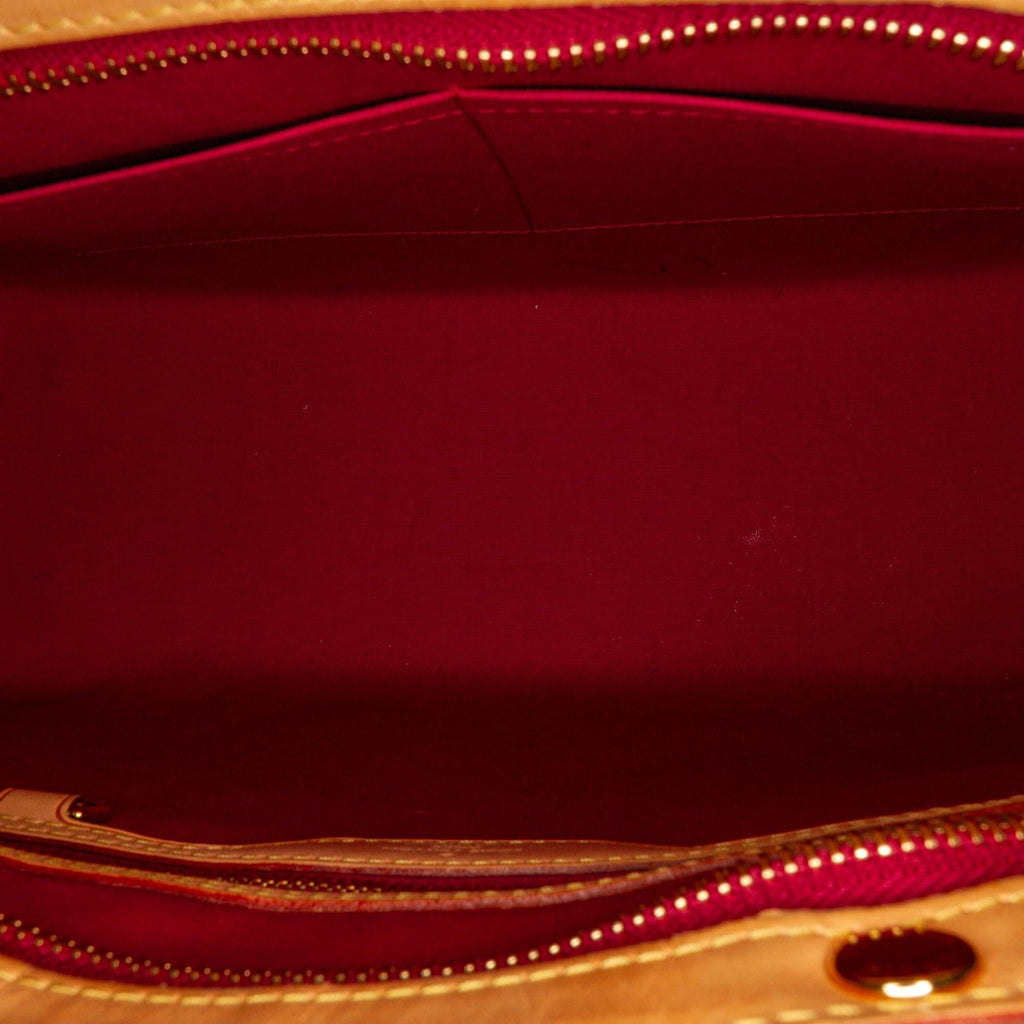 Louis Vuitton Monogram Vernis Brea MM (SHG-wdYIfH)