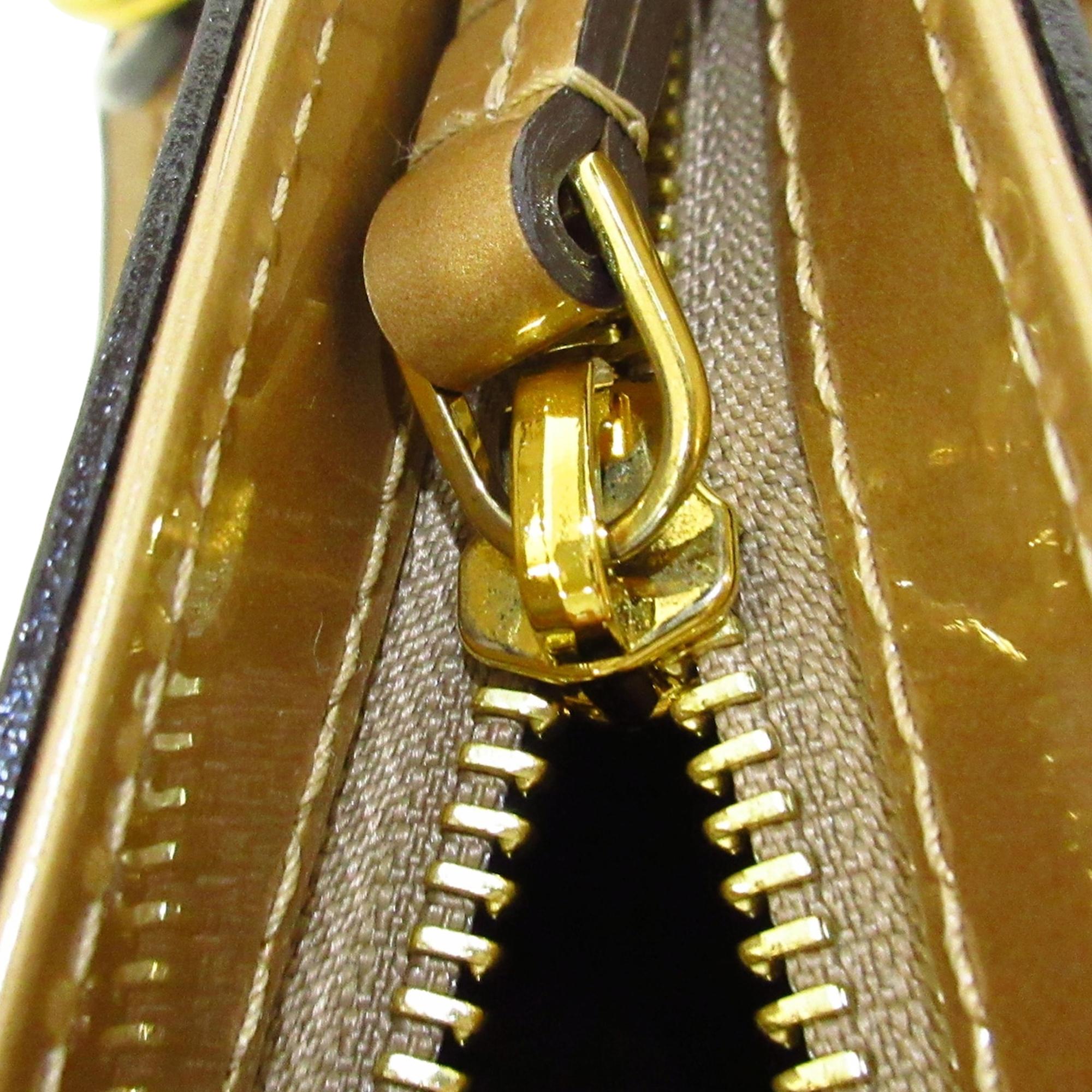 Louis Vuitton Monogram Vernis Brea PM (SHG-35698)
