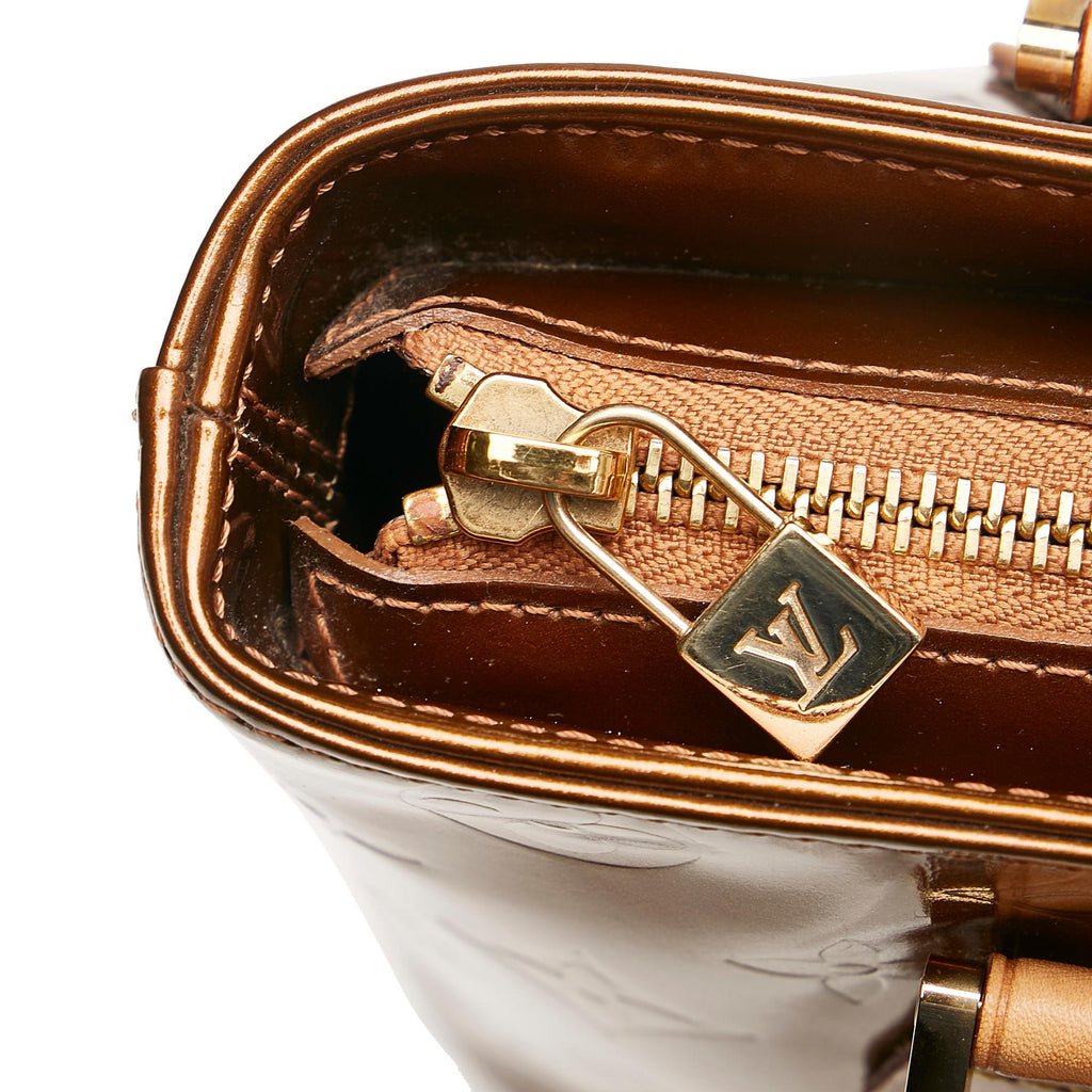 Louis Vuitton Monogram Vernis Houson (SHG-34903)