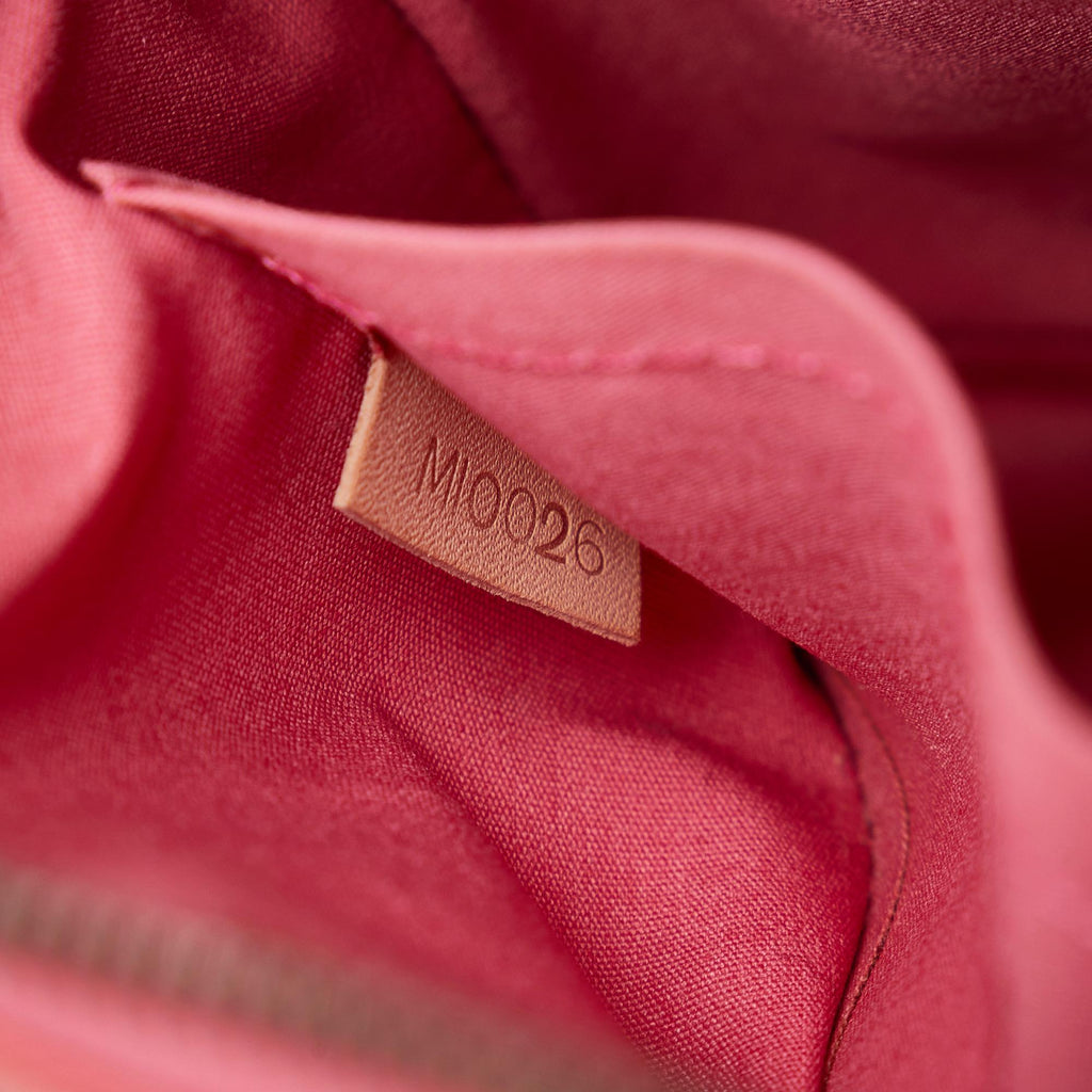 Louis Vuitton Monogram Vernis Minna Street (SHG-ckEt9s)