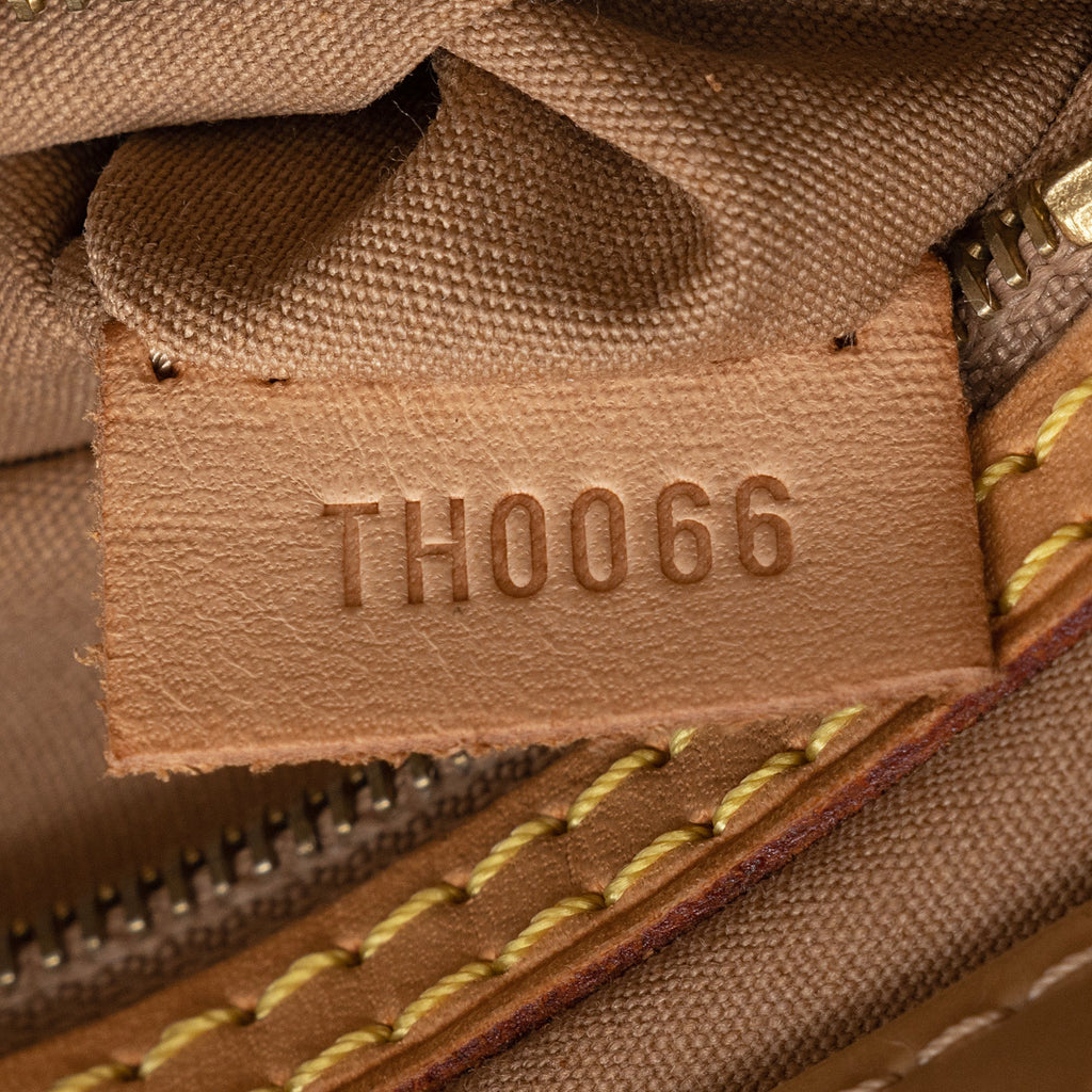 Louis Vuitton Monogram Vernis Reade PM Tote (SHF-22395)