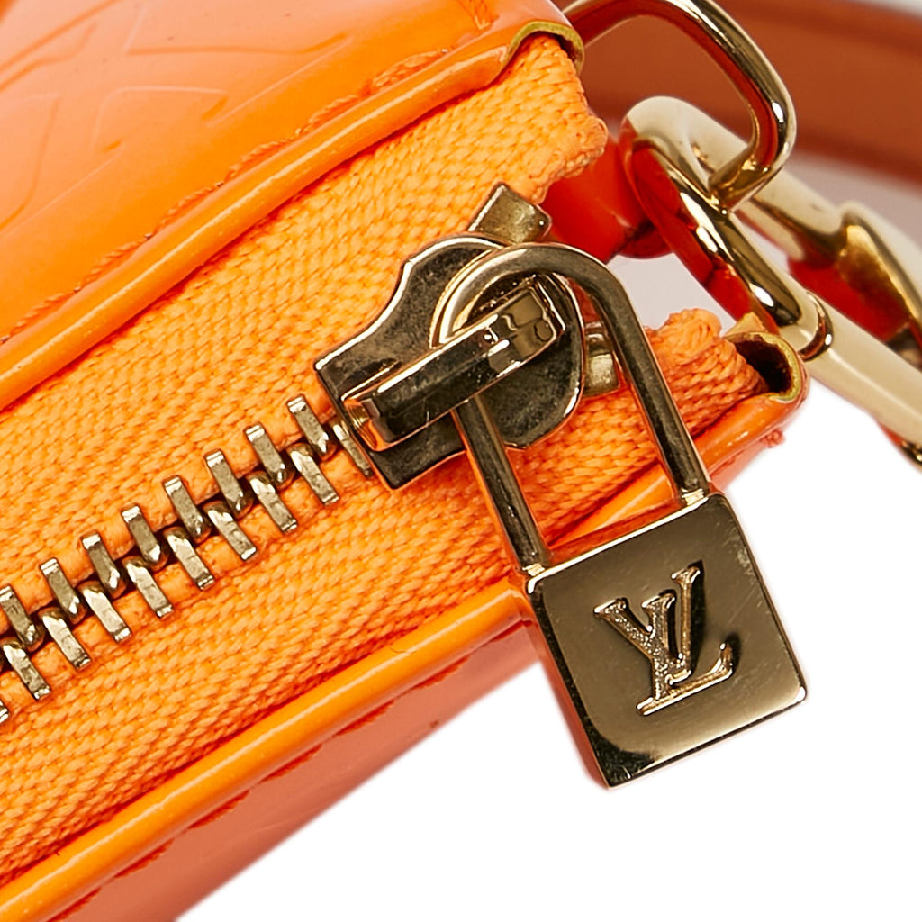 Louis Vuitton Monogram Vernis Robert Wilson Lexington Pochette (SHG-WUMRw6)