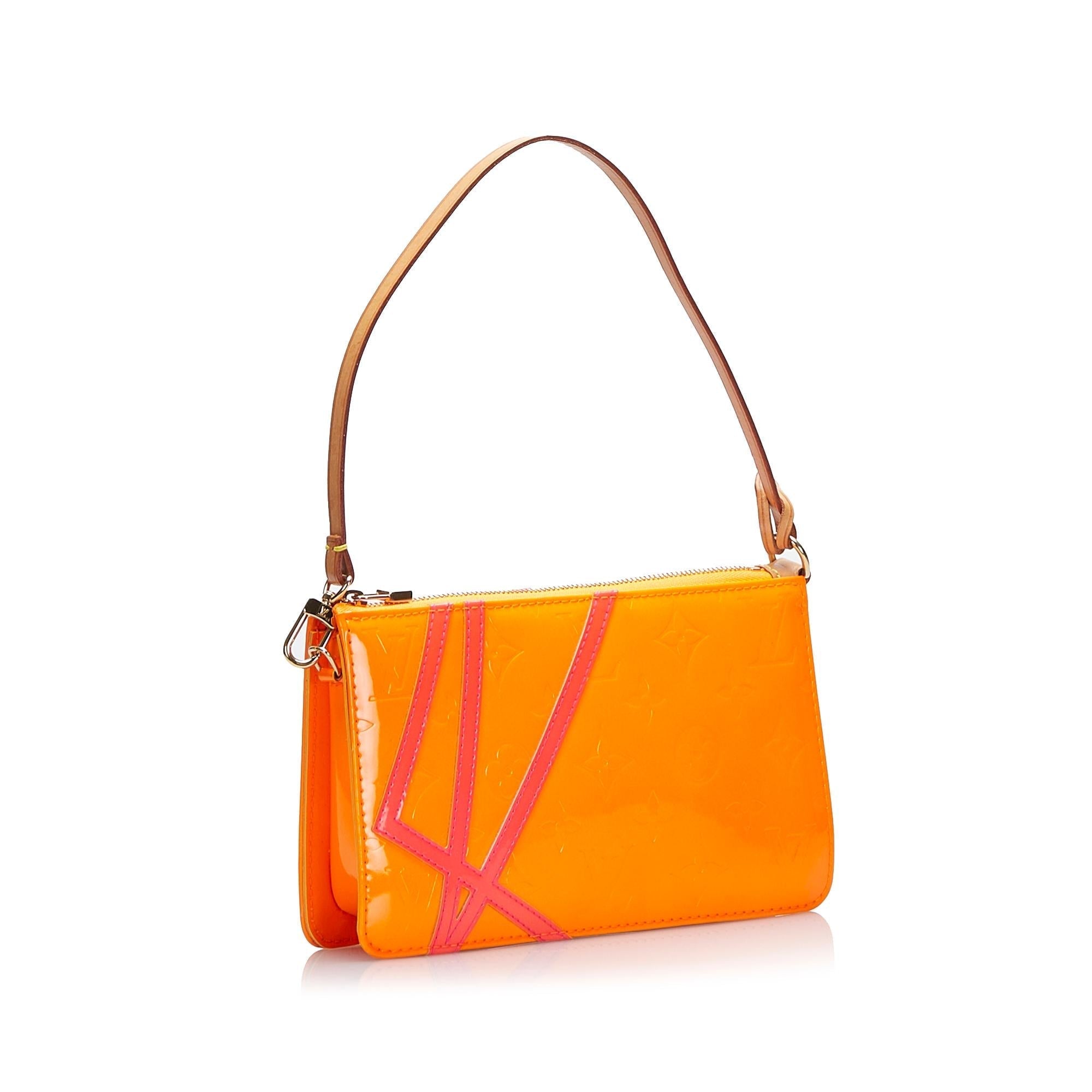 Louis Vuitton Monogram Vernis Robert Wilson Lexington Pochette (SHG-WUMRw6)
