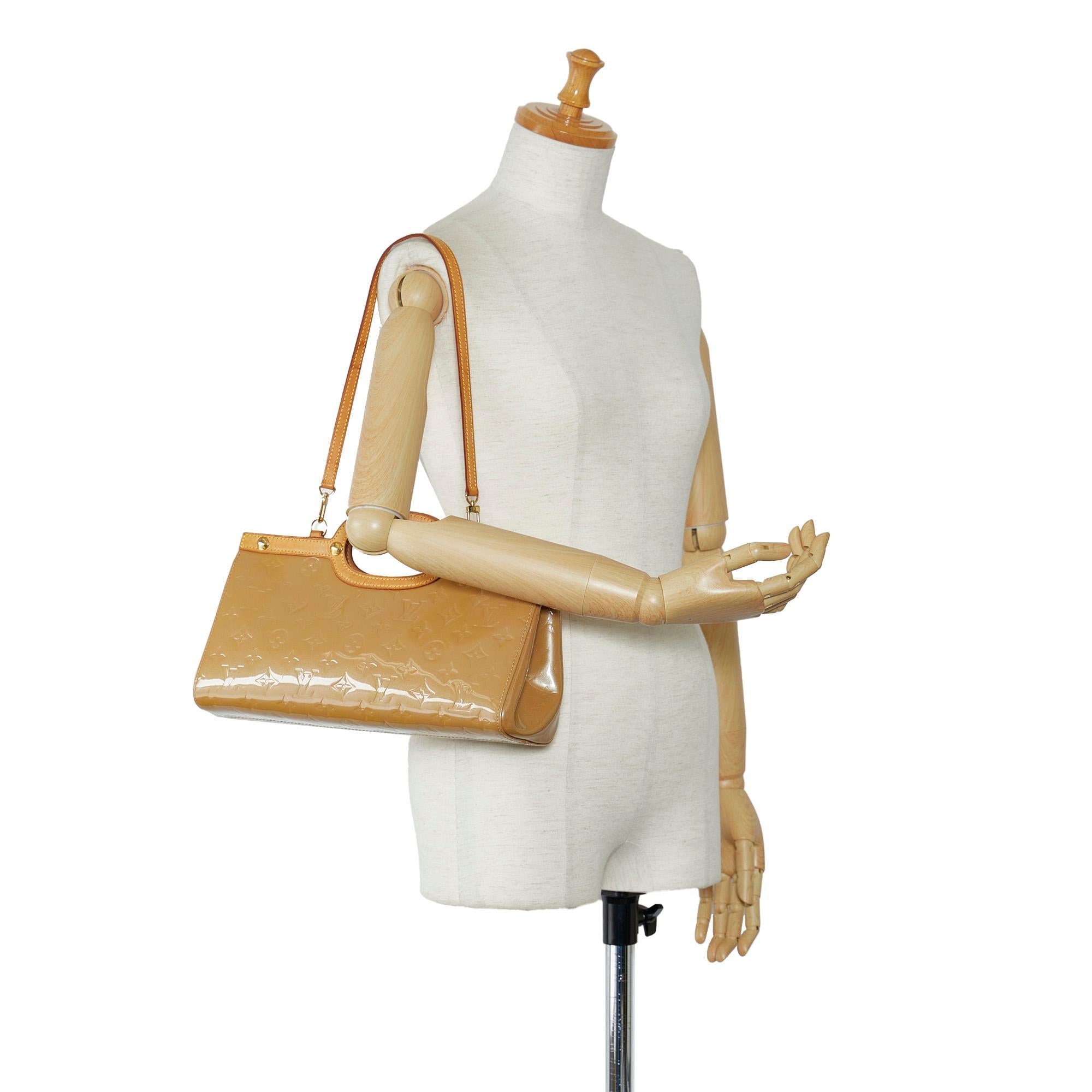 Louis Vuitton Monogram Vernis Roxbury Drive (SHG-q9HIrJ)