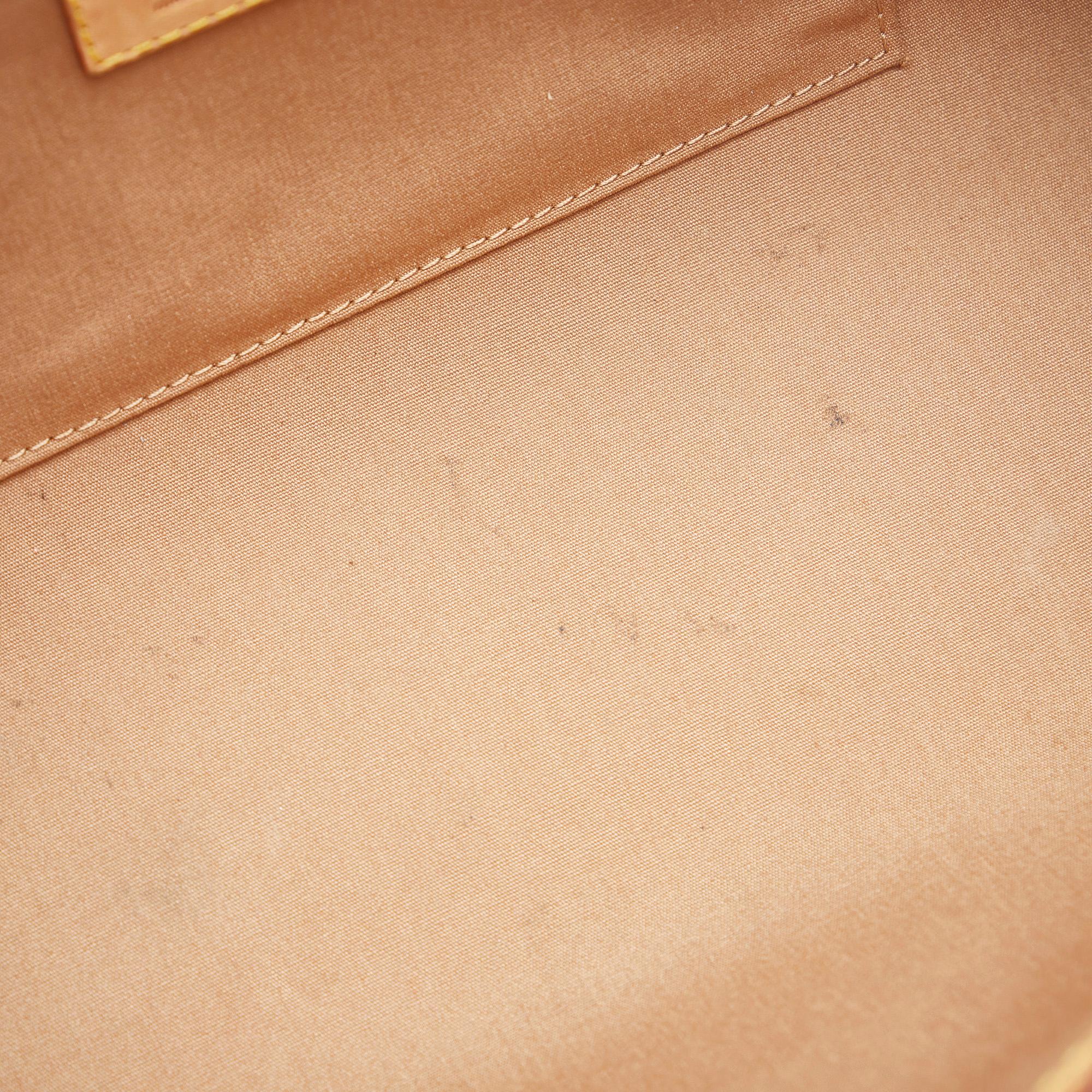 Louis Vuitton Monogram Vernis Roxbury Drive (SHG-q9HIrJ)