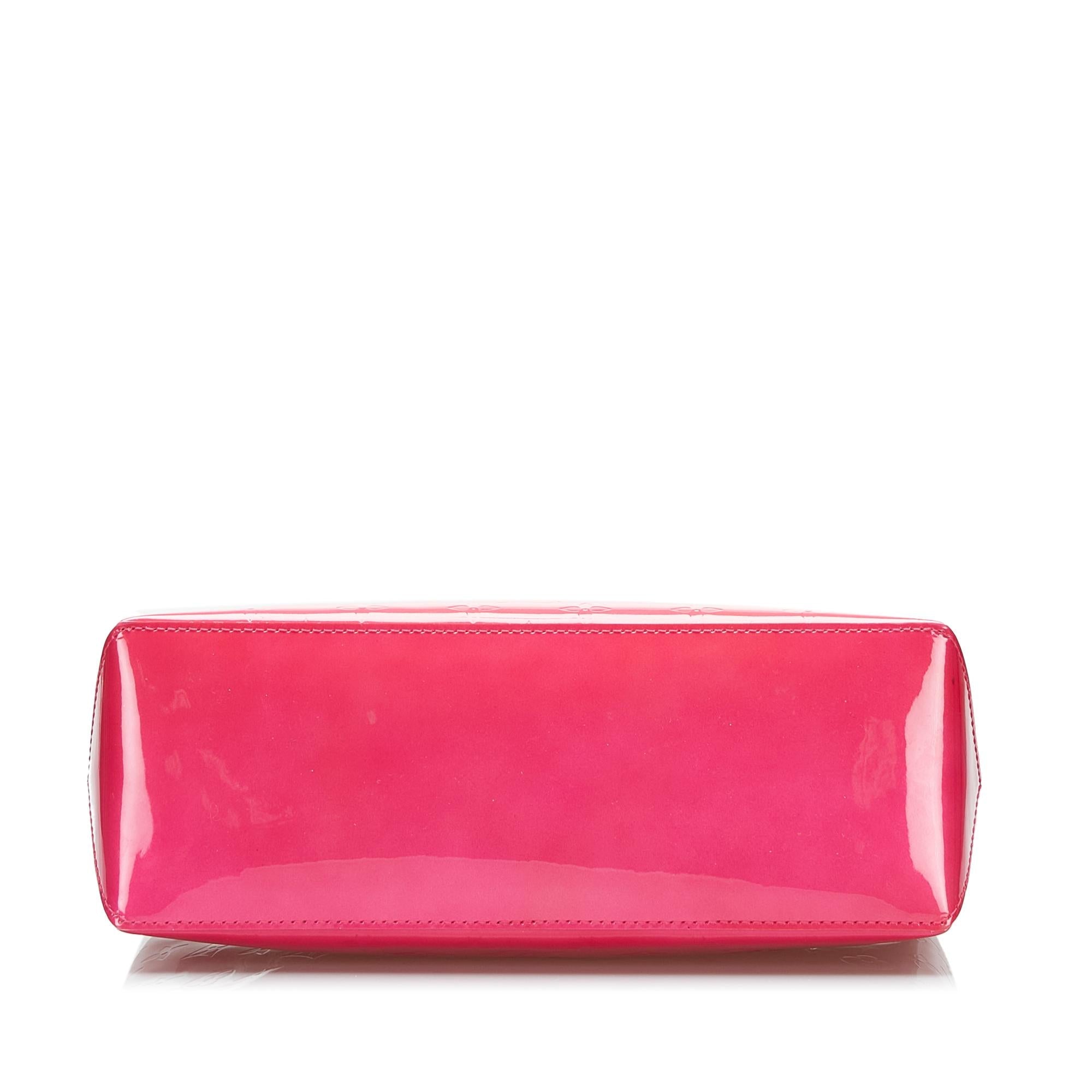Louis Vuitton Monogram Vernis Wilshire PM (SHG-YVHE6k)