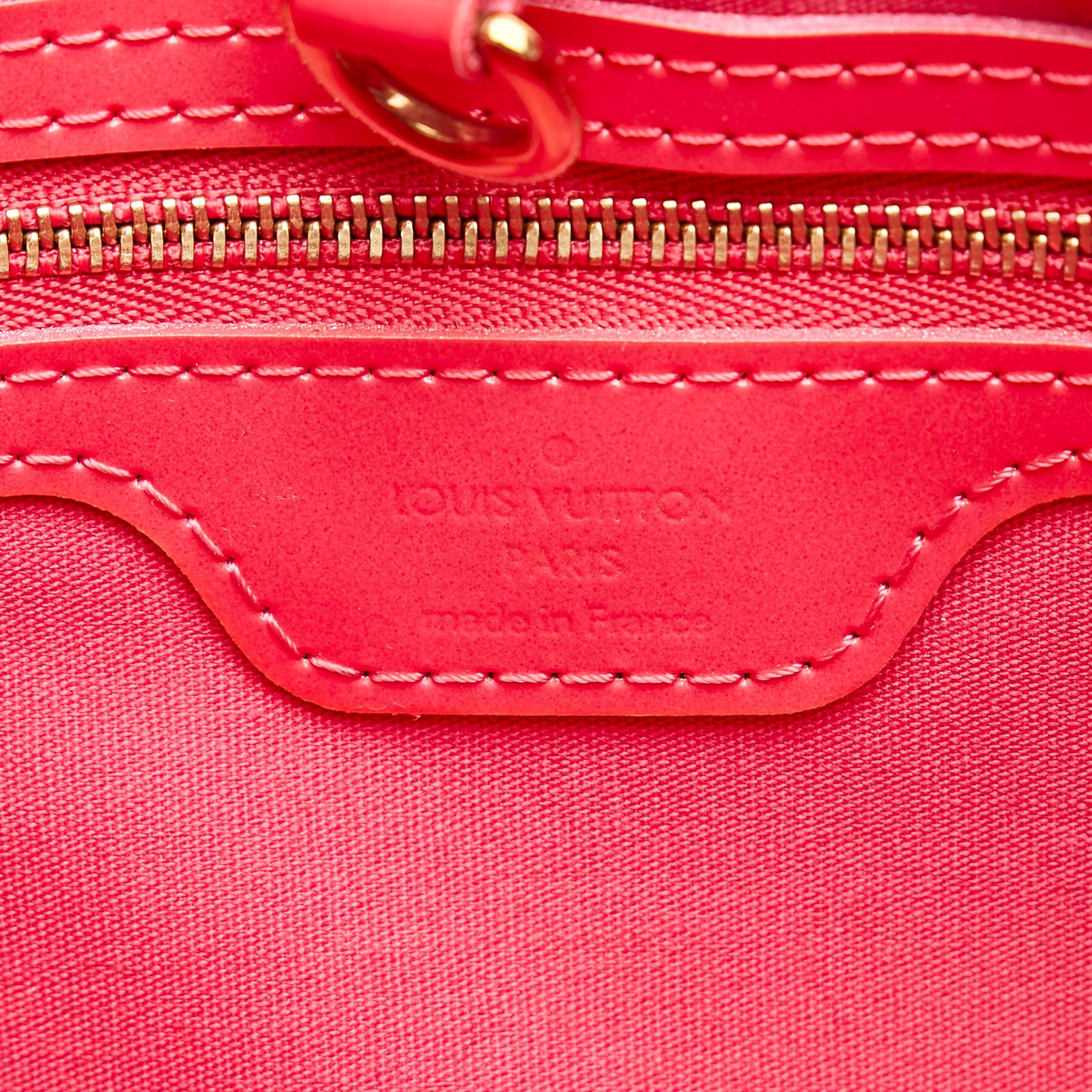 Louis Vuitton Monogram Vernis Wilshire PM (SHG-YVHE6k)