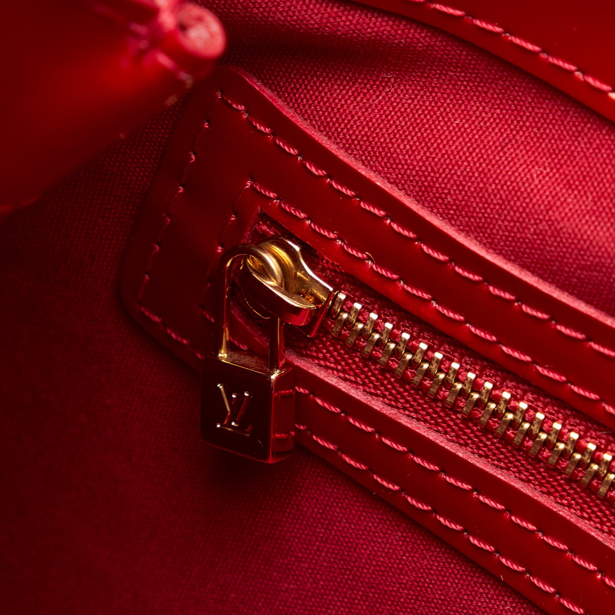 Louis Vuitton Monogram Vernis Wilshire PM (SHG-TRYAiY)